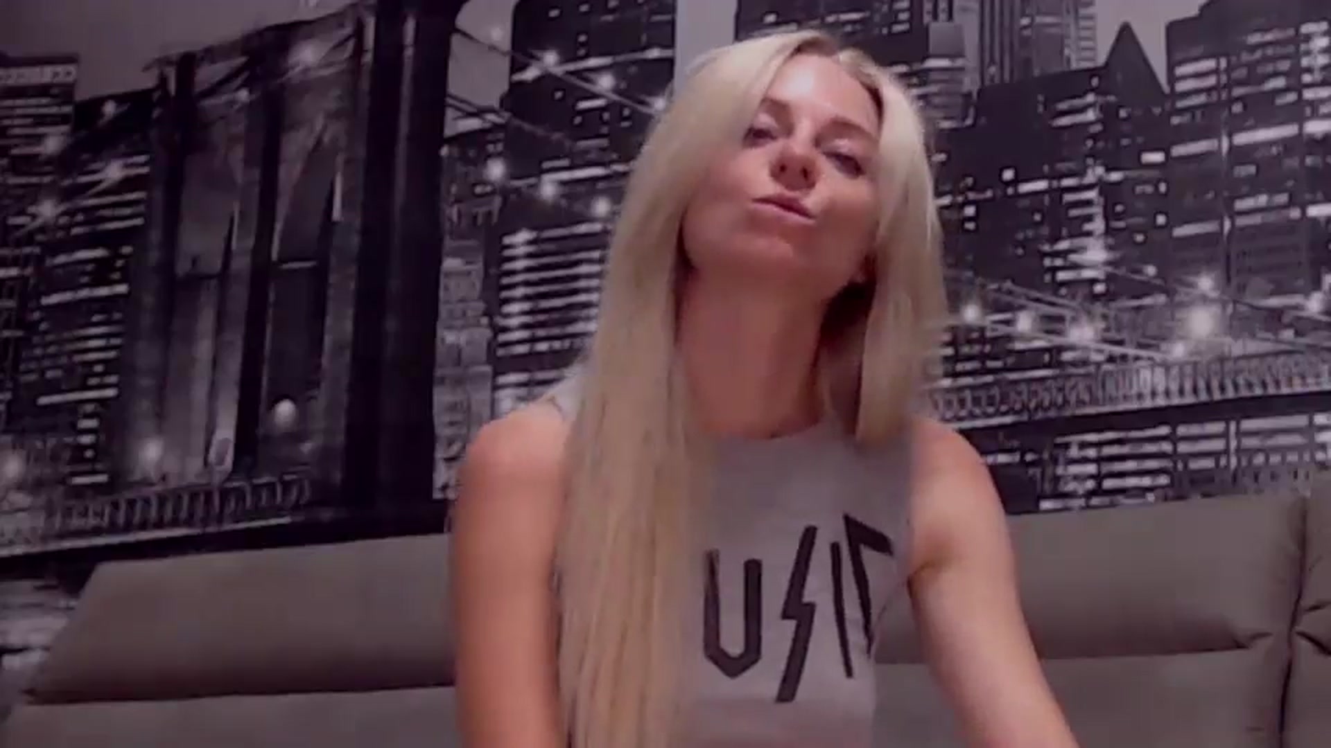 Gallery image thumbnail from Aelarie's myfreecams stream on, 08/12/2024, 10:31 image 12 of 20