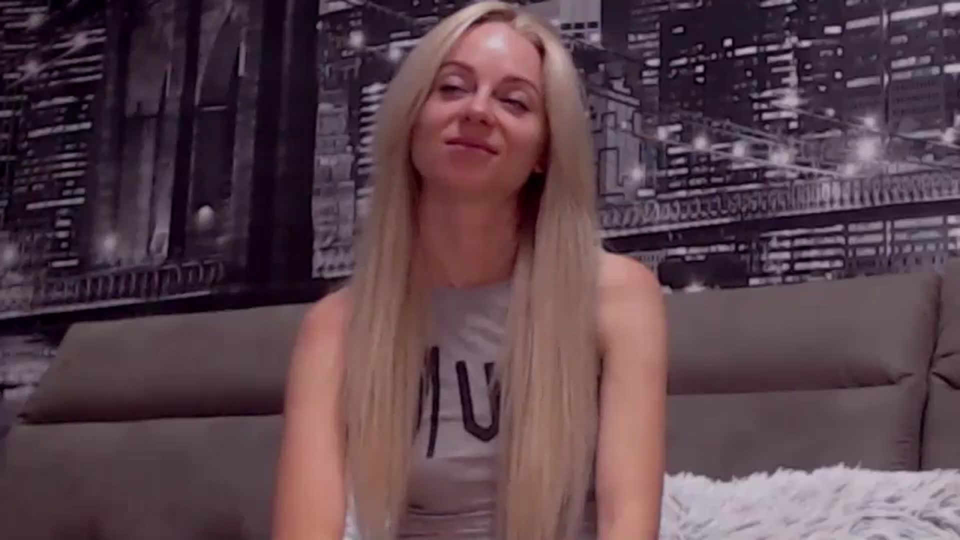 Gallery image thumbnail from Aelarie's myfreecams stream on, 08/12/2024, 10:31 image 2 of 20