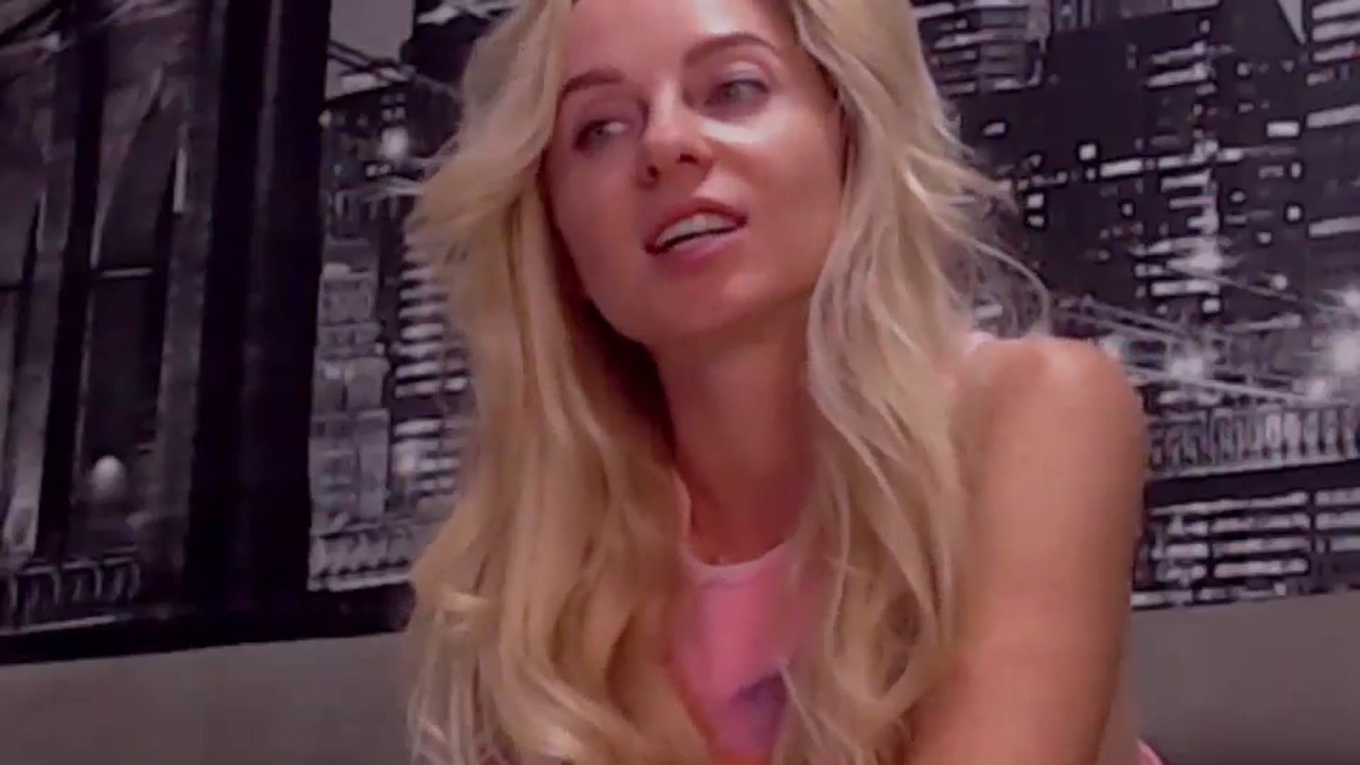 Gallery image thumbnail from Aelarie's myfreecams stream on, 09/04/2024, 12:12 image 13 of 20