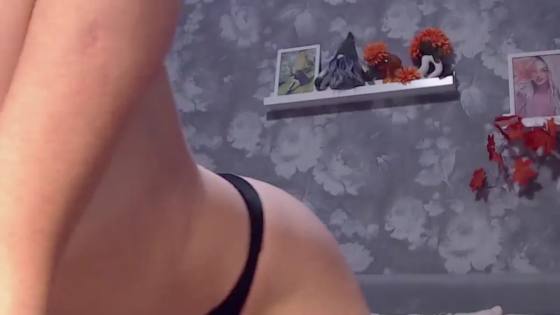 Gallery image thumbnail from Aelarie's myfreecams stream on, 11/10/2024, 18:22 image 12 of 20