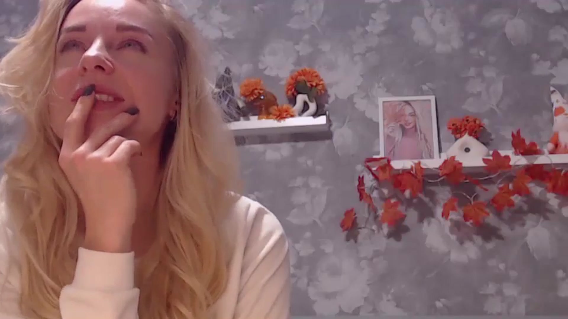 Gallery image thumbnail from Aelarie's myfreecams stream on, 11/15/2024, 18:40 image 3 of 20
