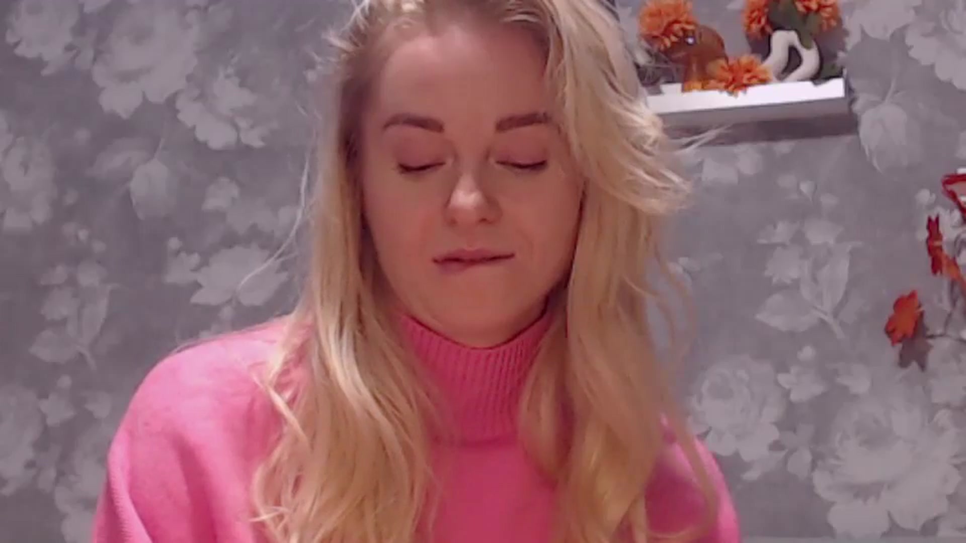 Gallery image thumbnail from Aelarie's myfreecams stream on, 11/17/2024, 16:48 image 19 of 20