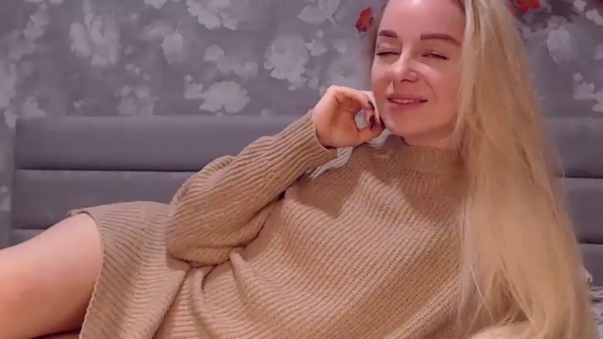 Gallery image thumbnail from Aelarie's myfreecams stream on, 11/18/2024, 11:33 image 9 of 20