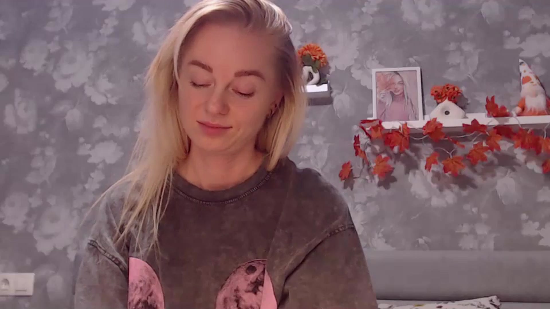 Gallery image thumbnail from Aelarie's myfreecams stream on, 11/25/2024, 16:13 image 19 of 20