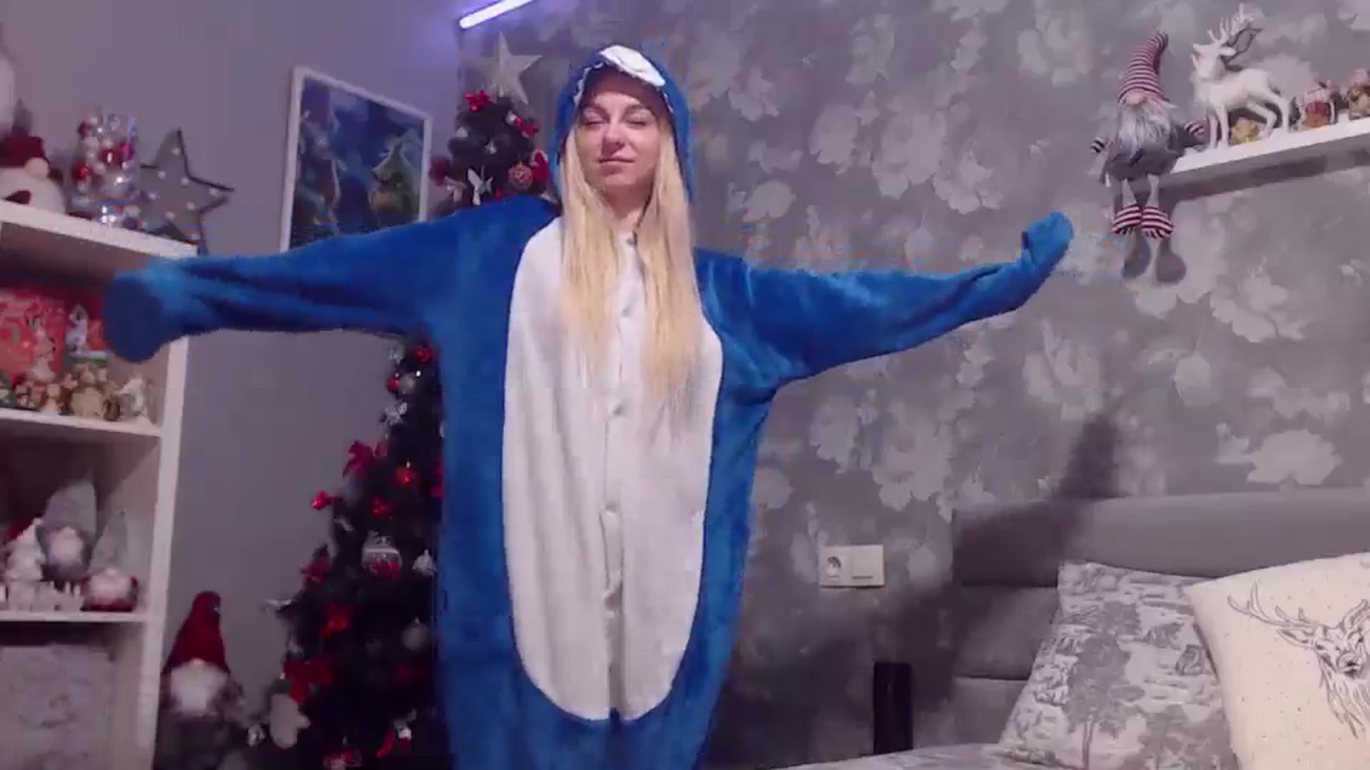 Gallery image thumbnail from Aelarie's myfreecams stream on, 12/08/2024, 16:55 image 18 of 20