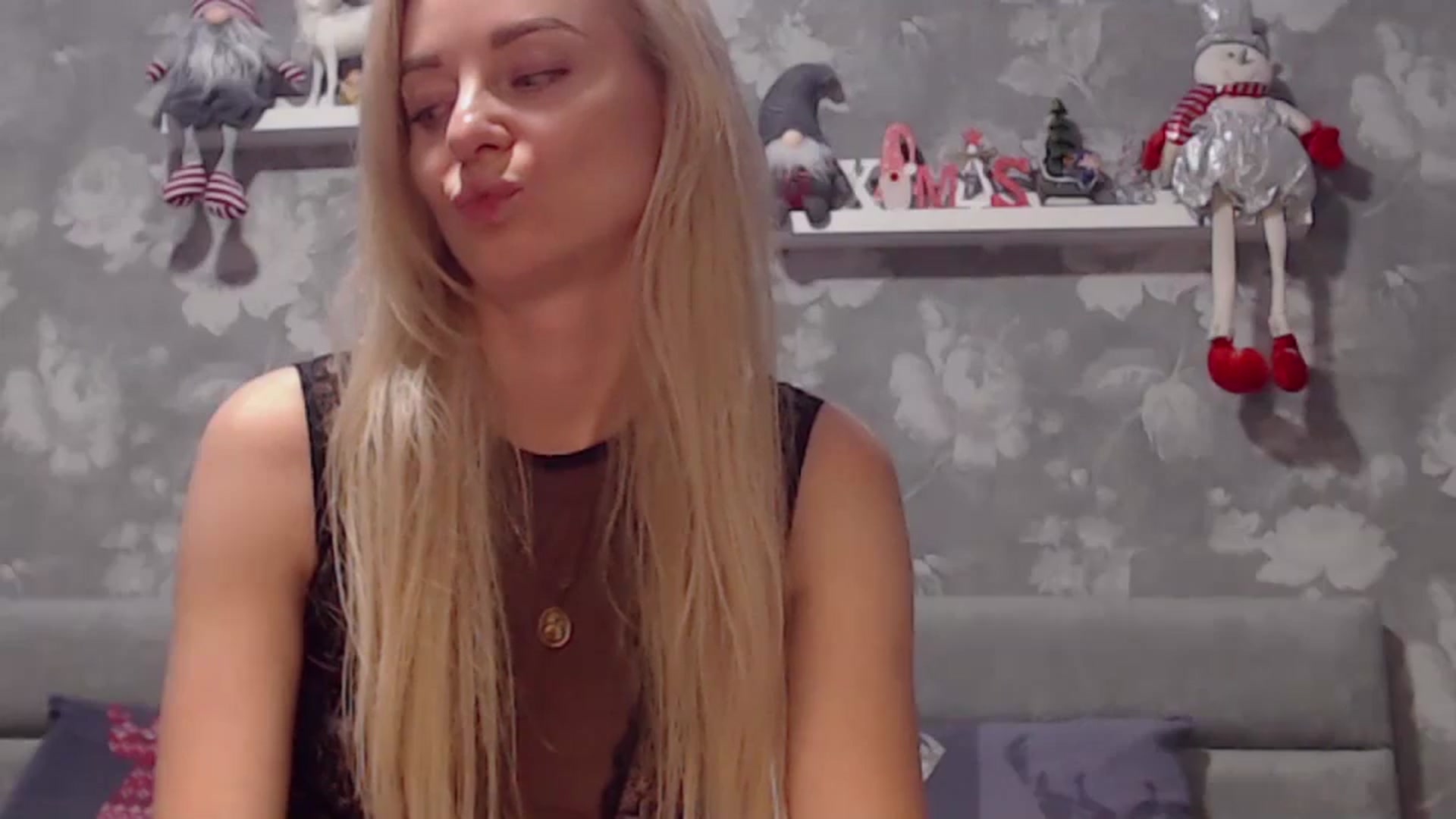 Gallery image thumbnail from Aelarie's myfreecams stream on, 12/18/2024, 13:13 image 12 of 20