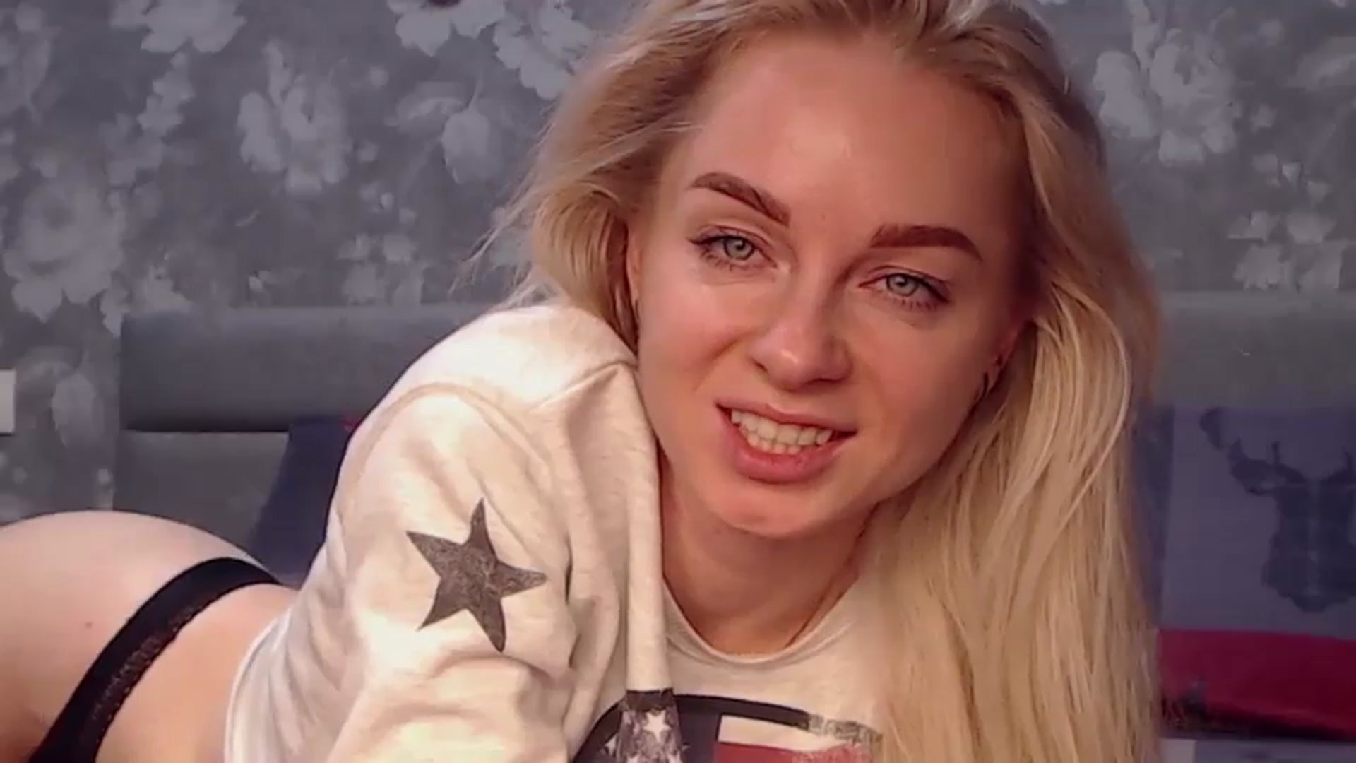 Gallery image thumbnail from Aelarie's myfreecams stream on, 12/20/2024, 13:55 image 16 of 20