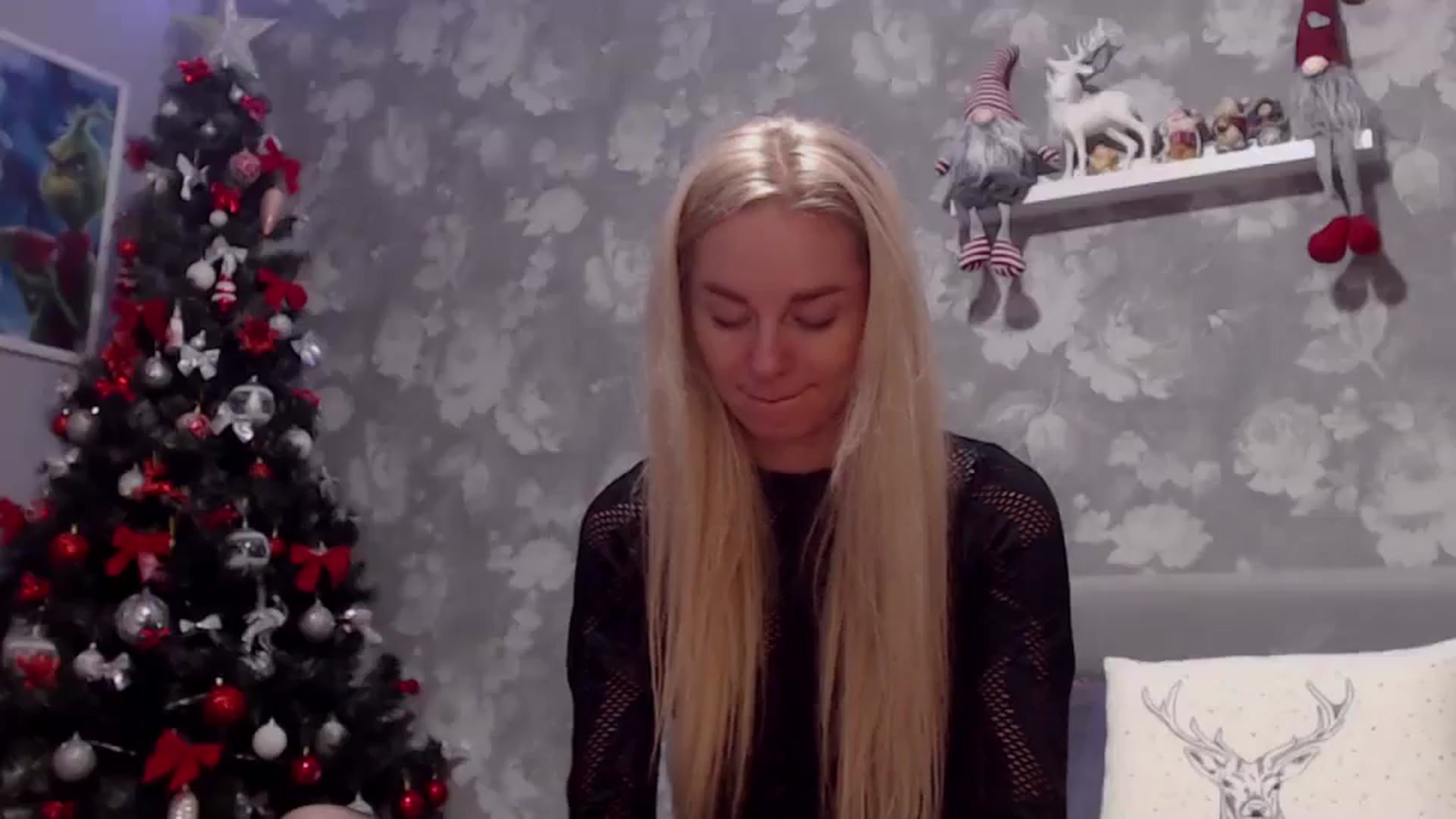 Gallery image thumbnail from Aelarie's myfreecams stream on, 12/24/2024, 17:04 image 15 of 20