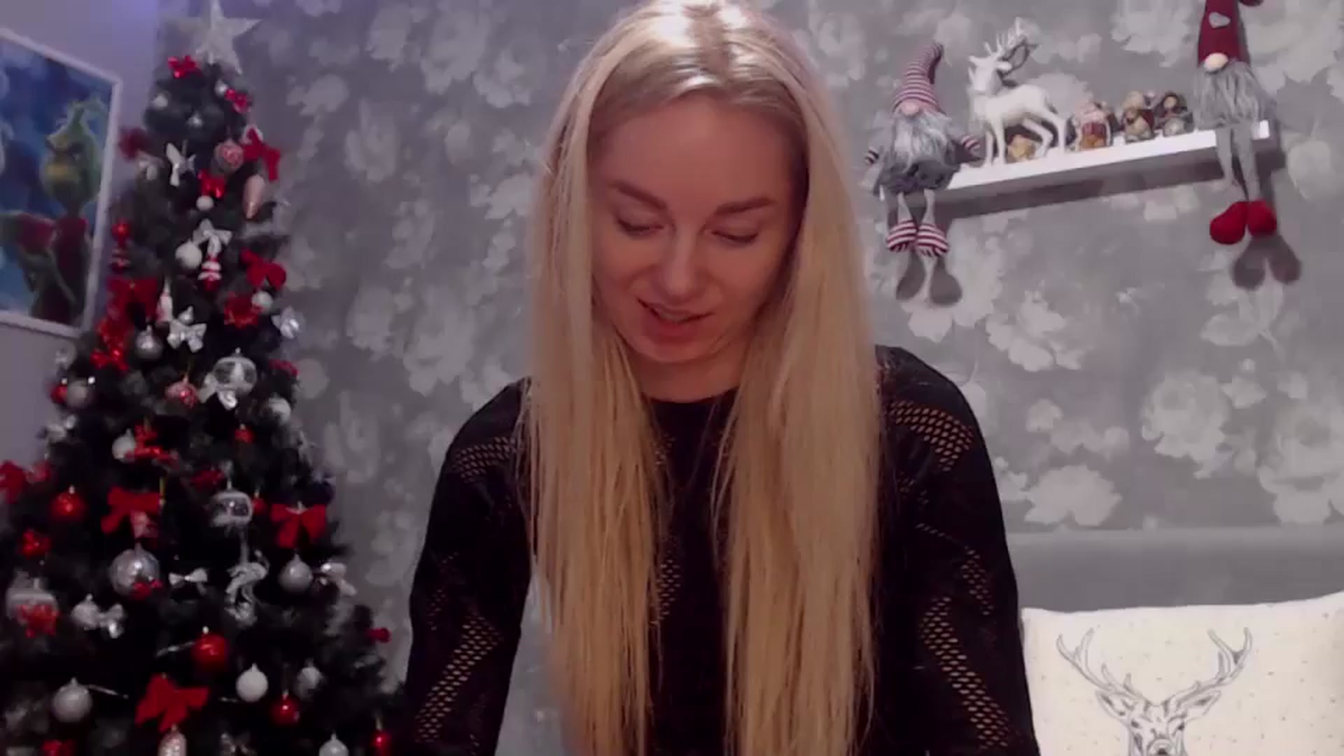 Gallery image thumbnail from Aelarie's myfreecams stream on, 12/24/2024, 17:04 image 16 of 20