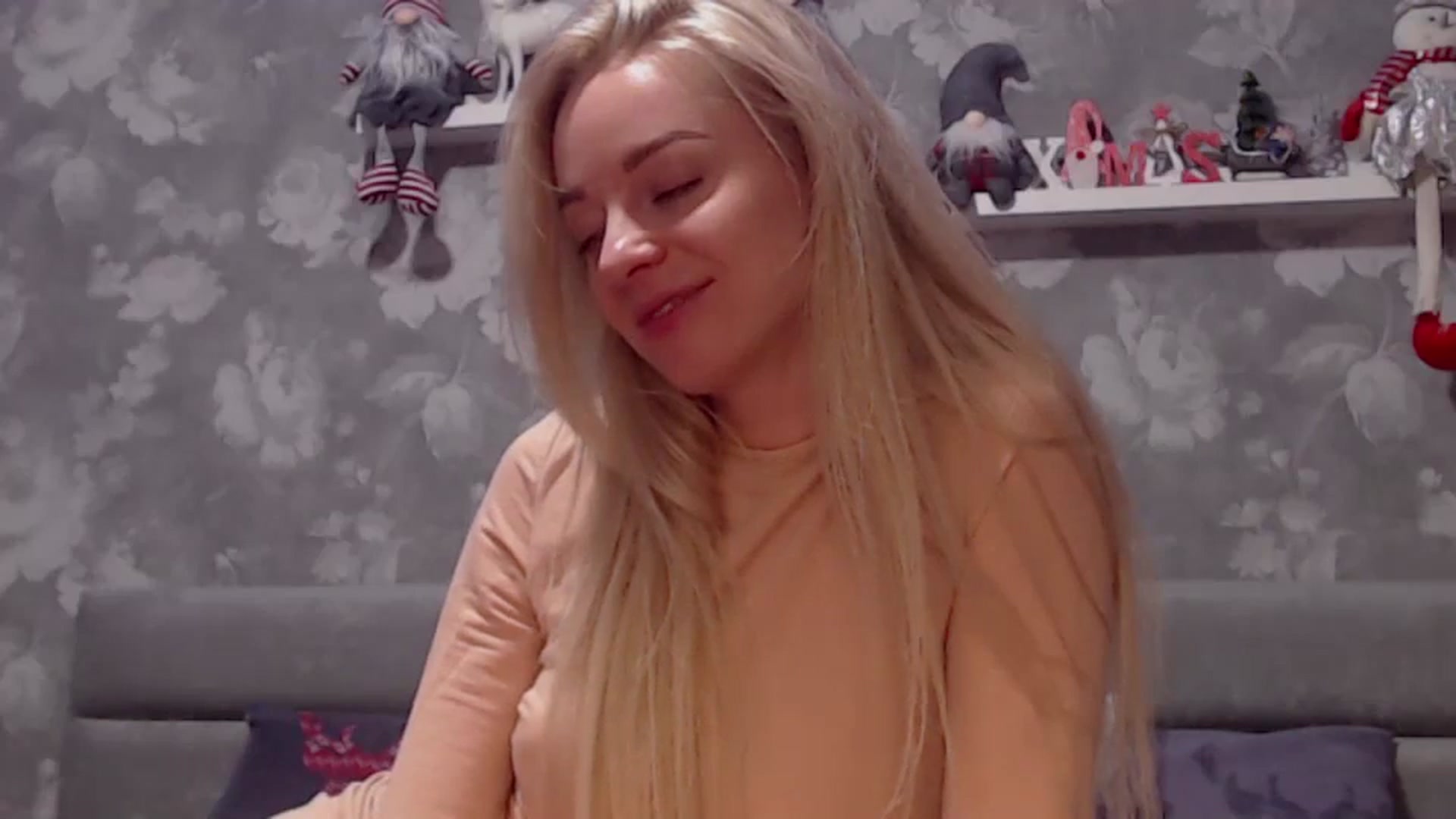 Gallery image thumbnail from Aelarie's myfreecams stream on, 12/26/2024, 13:04 image 6 of 20