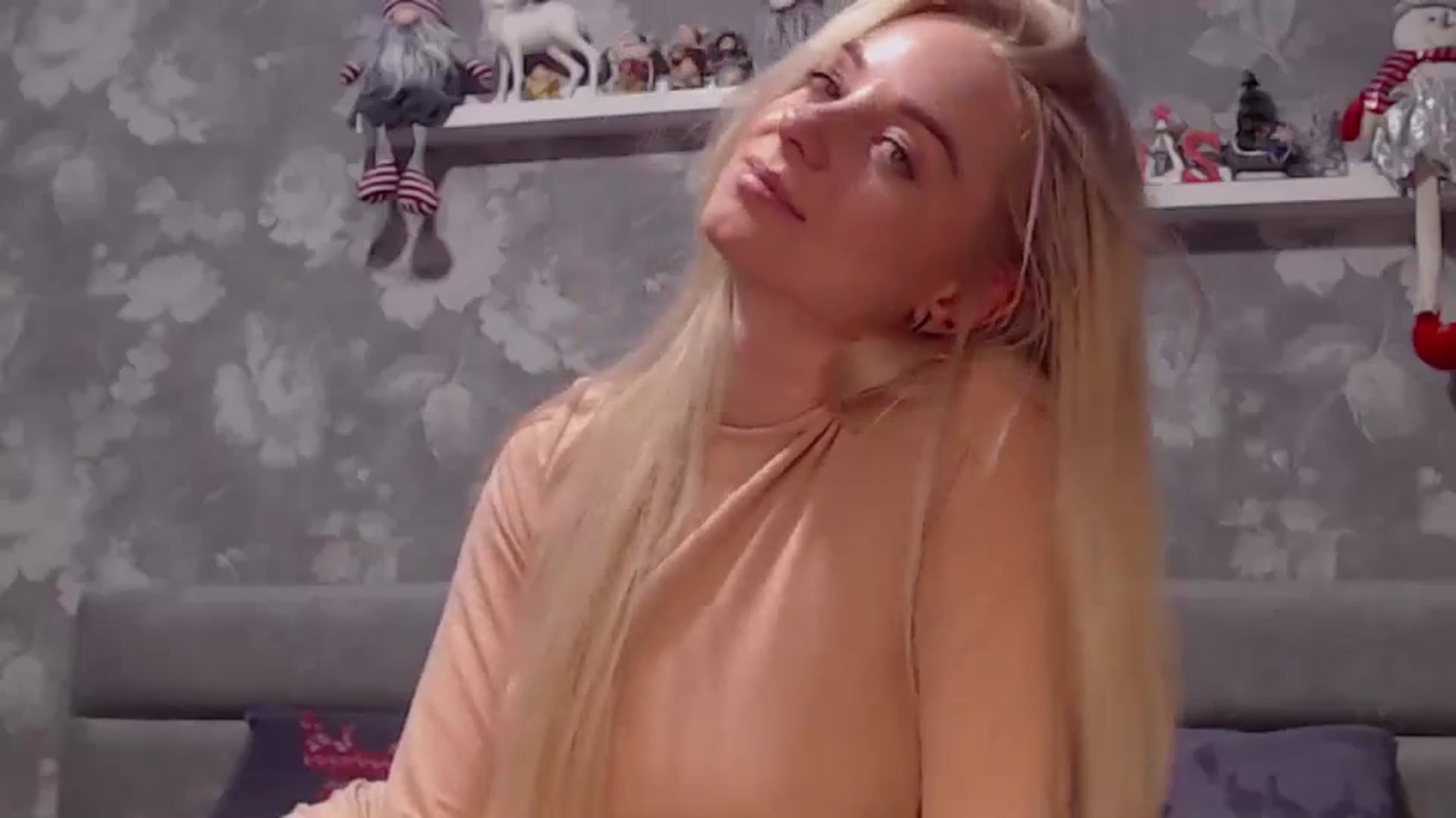 Gallery image thumbnail from Aelarie's myfreecams stream on, 12/26/2024, 13:04 image 4 of 20