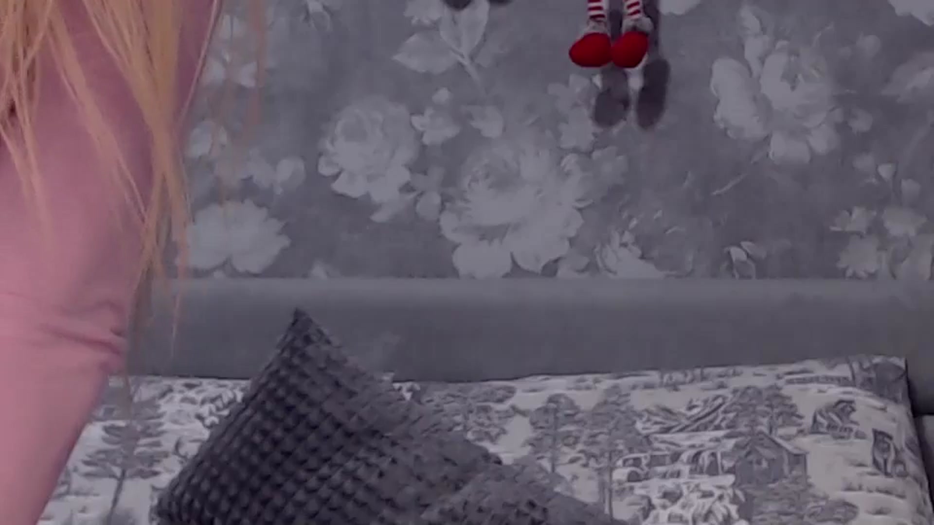 Gallery image thumbnail from Aelarie's myfreecams stream on, 01/14/2025, 13:29 image 19 of 20