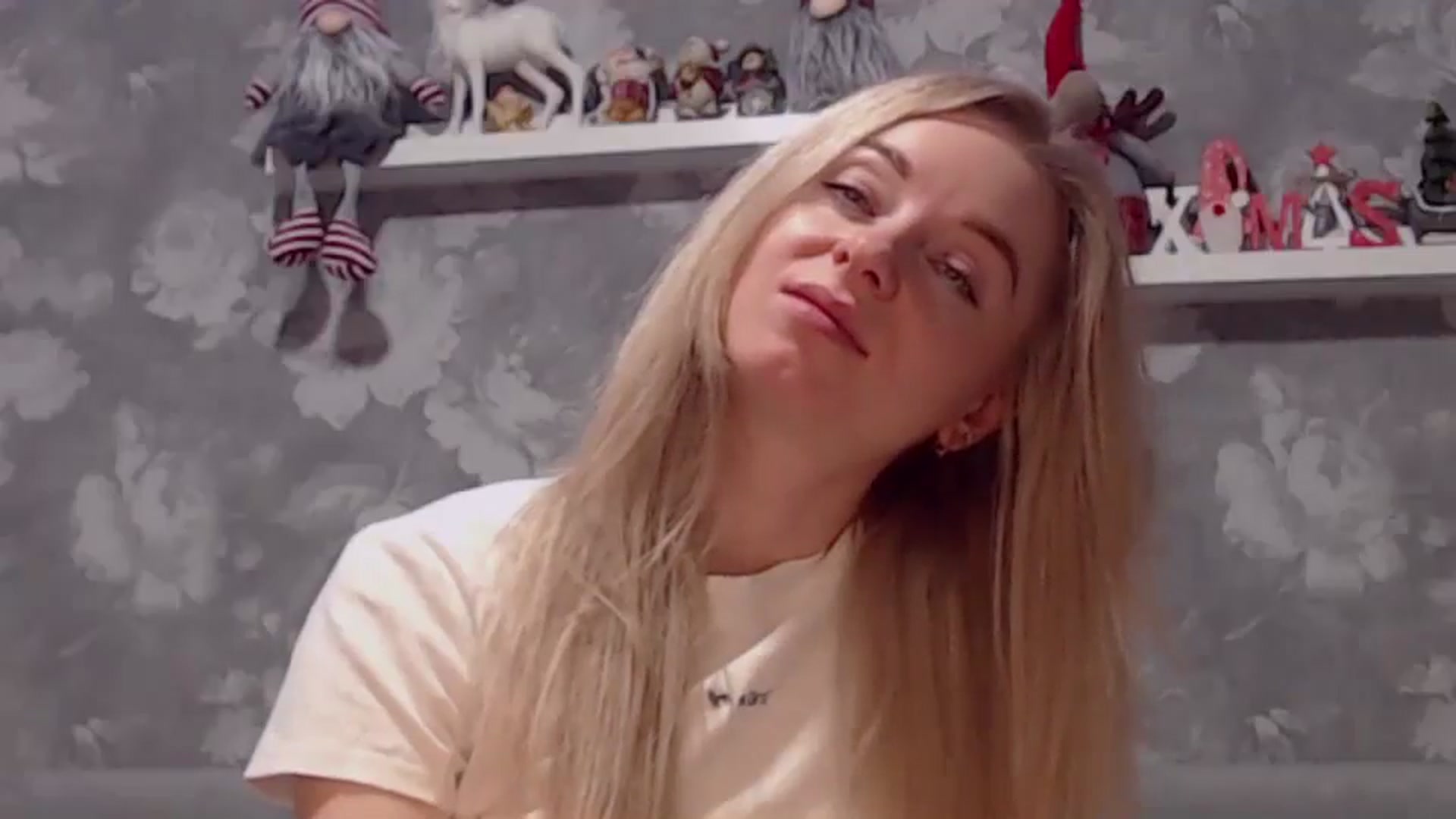 Gallery image thumbnail from Aelarie's myfreecams stream on, 01/18/2025, 13:12 image 12 of 20