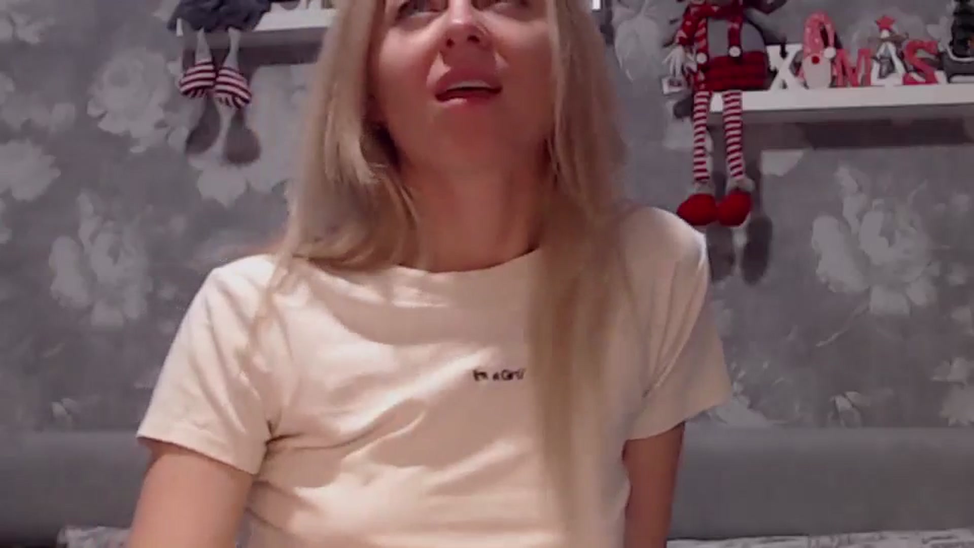 Gallery image thumbnail from Aelarie's myfreecams stream on, 01/18/2025, 13:12 image 8 of 20
