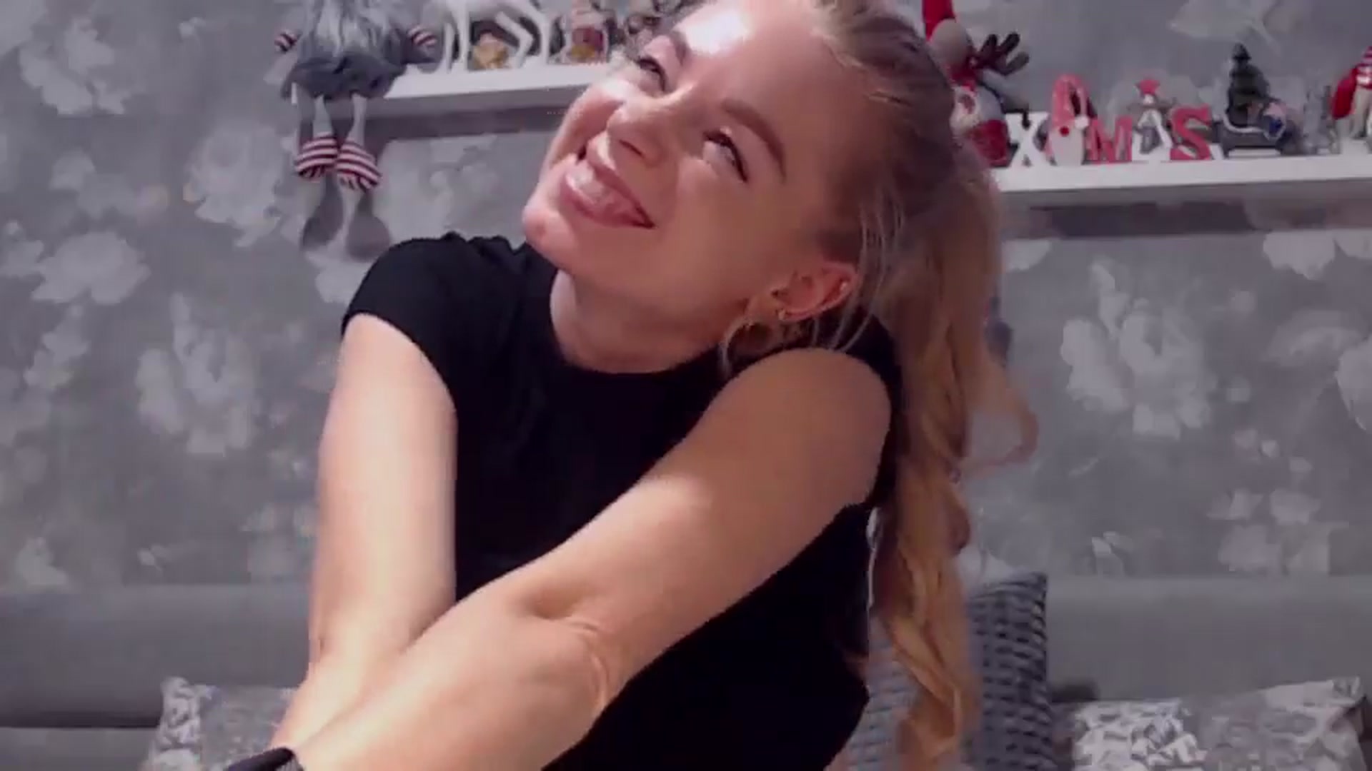 Gallery image thumbnail from Aelarie's myfreecams stream on, 01/27/2025, 12:38 image 6 of 20