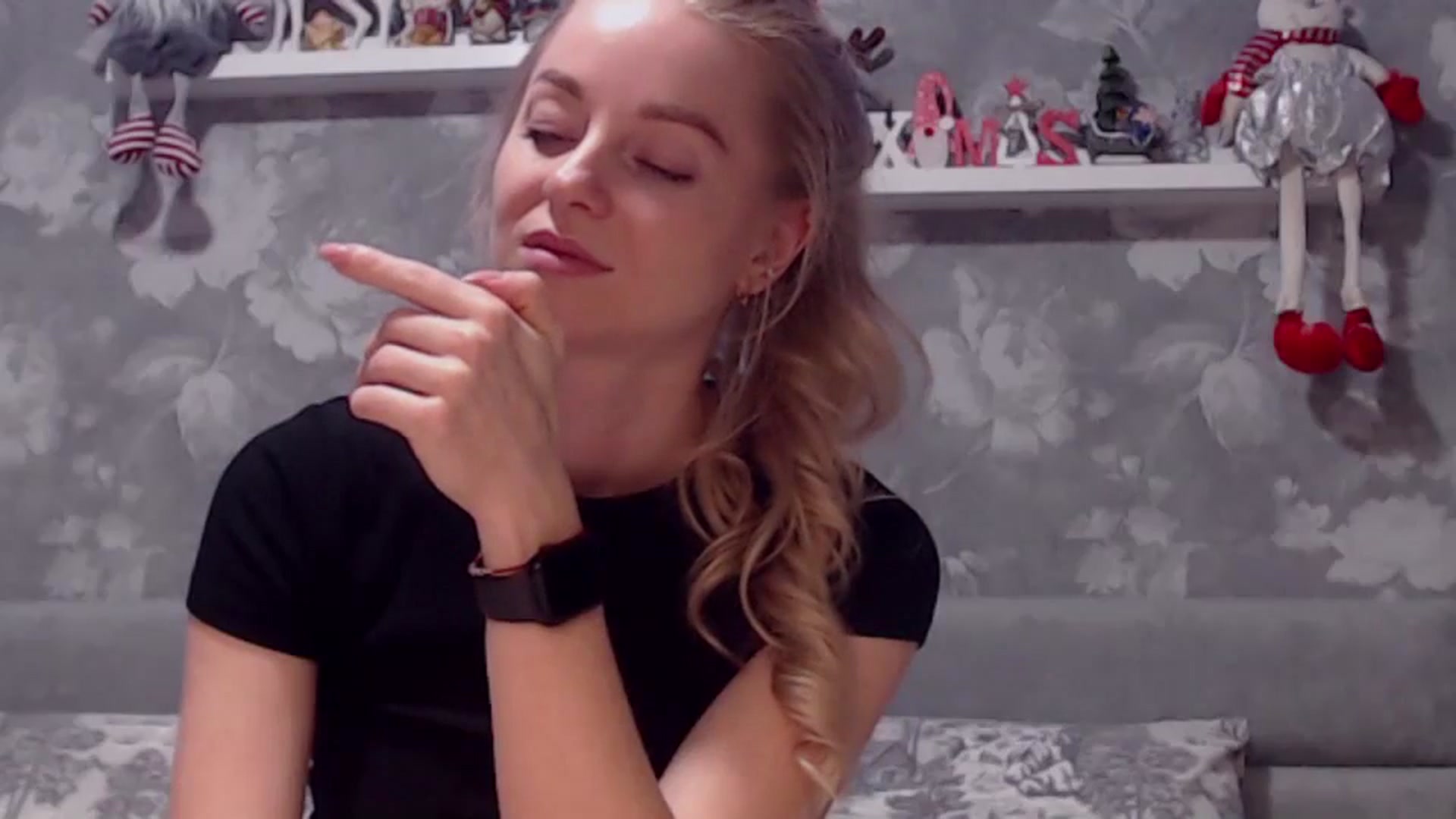 Gallery image thumbnail from Aelarie's myfreecams stream on, 01/27/2025, 15:41 image 13 of 20