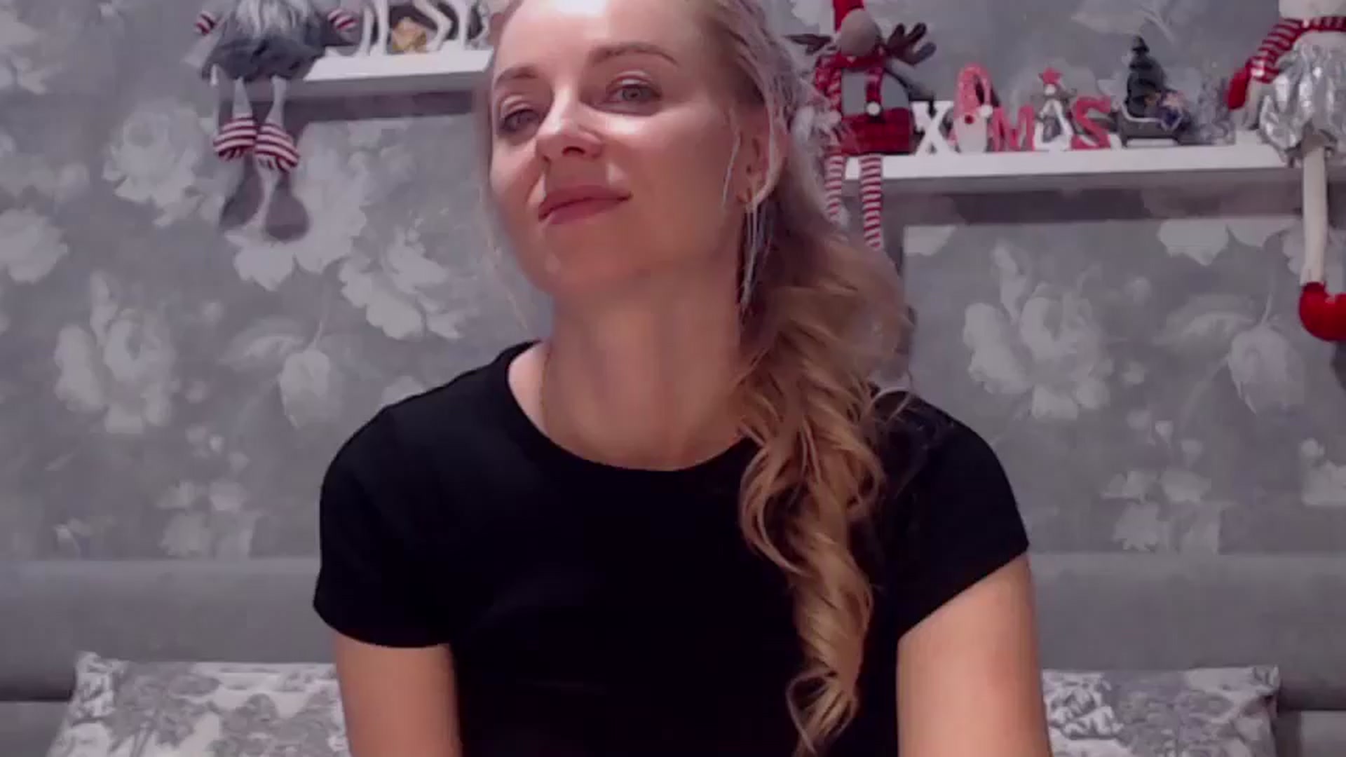 Gallery image thumbnail from Aelarie's myfreecams stream on, 01/27/2025, 15:41 image 7 of 20
