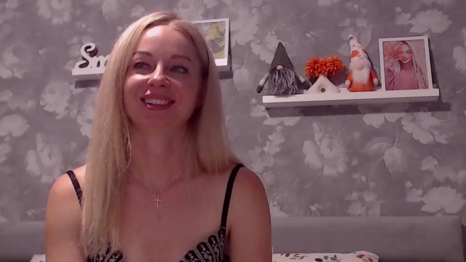 Gallery image thumbnail from Aelarie's myfreecams stream on, 10/15/2025, 12:08 image 5 of 20