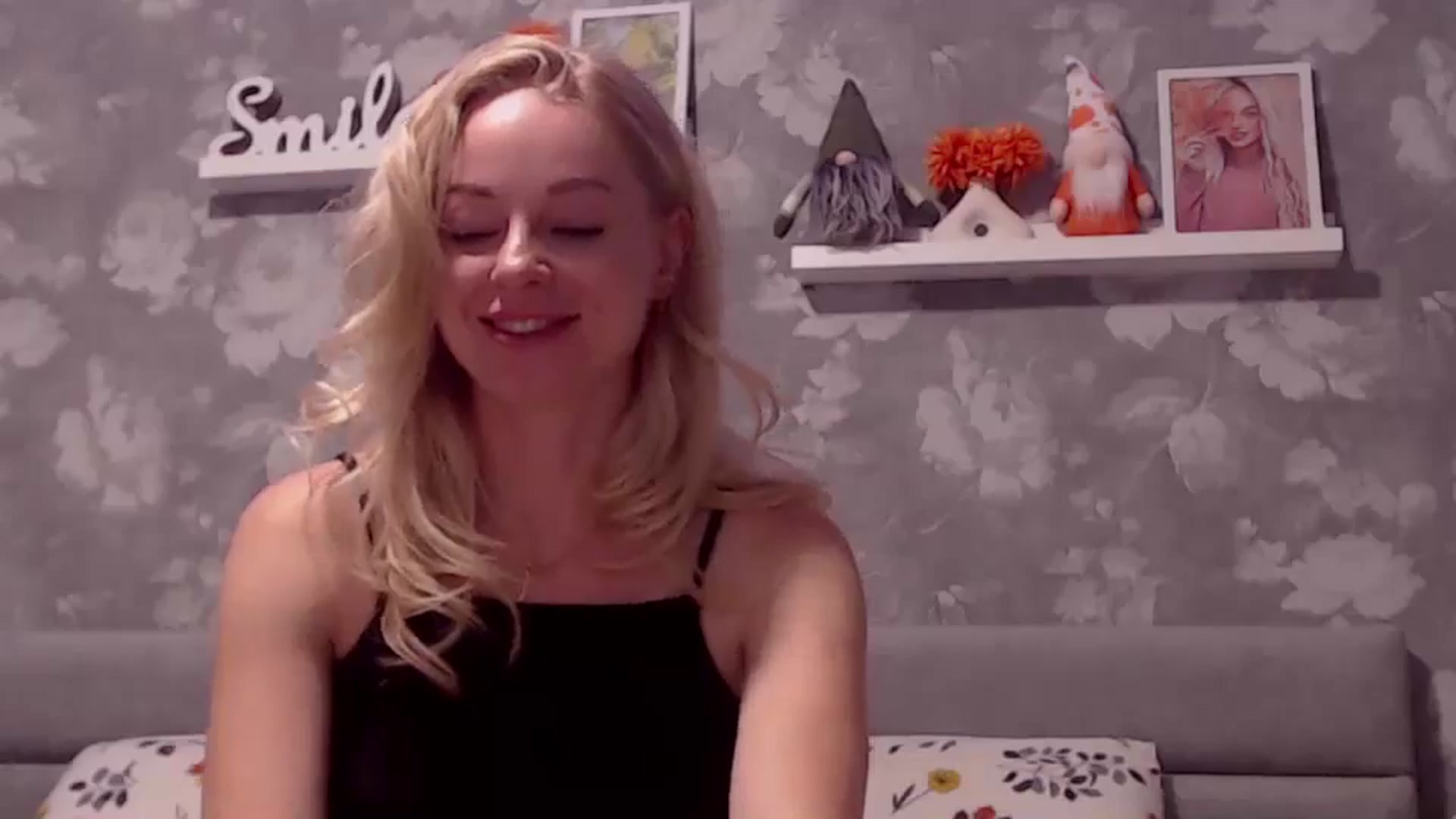 Gallery image thumbnail from Aelarie's myfreecams stream on, 10/24/2025, 13:48 image 8 of 20