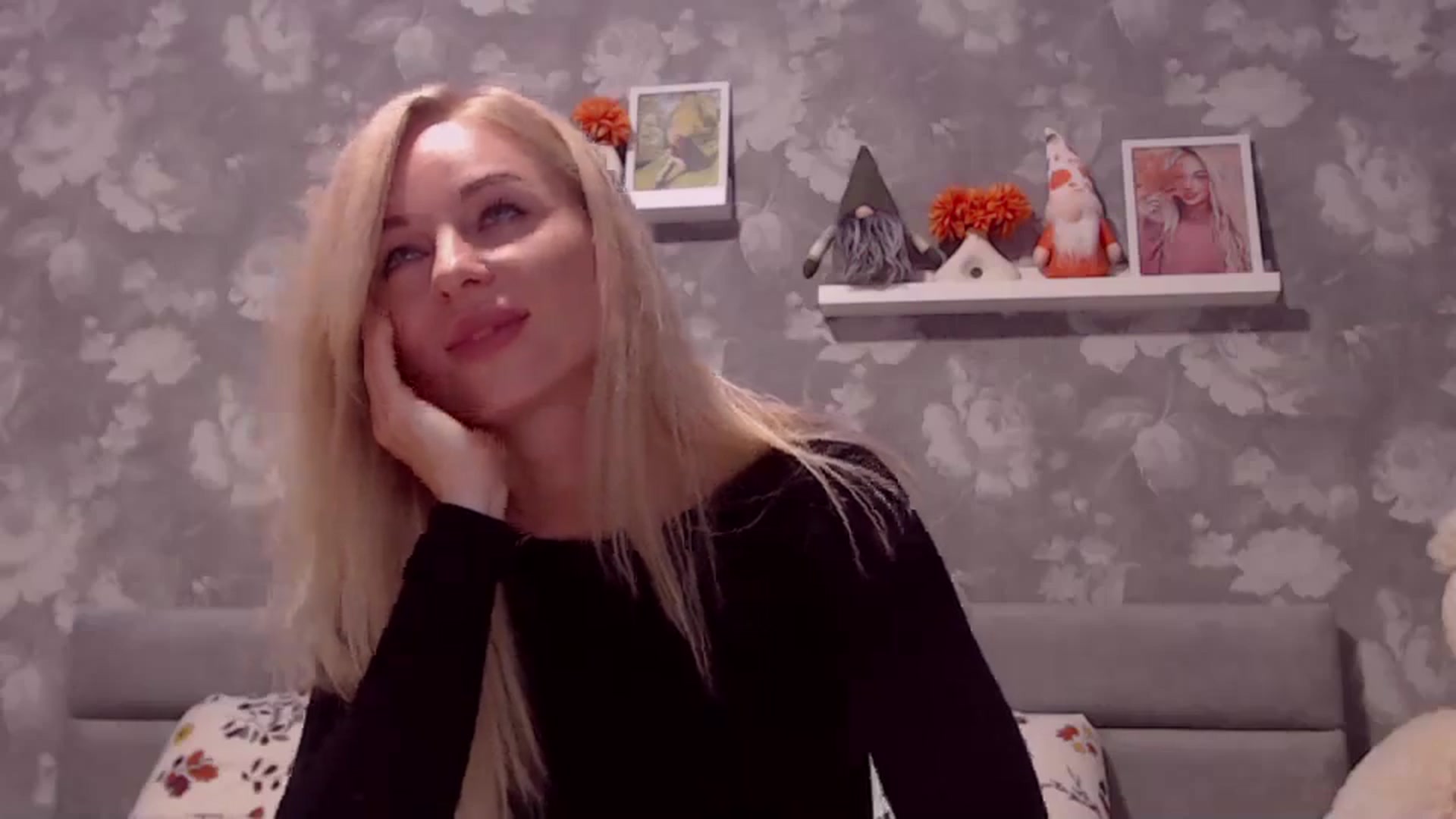 Gallery image thumbnail from Aelarie's myfreecams stream on, 10/25/2025, 12:04 image 18 of 20