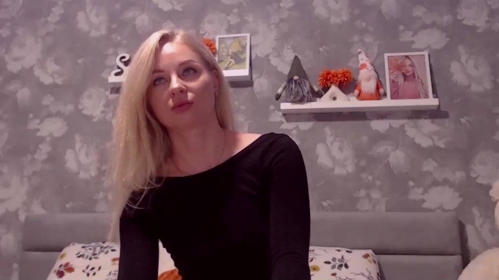Gallery image thumbnail from Aelarie's myfreecams stream on, 10/25/2025, 12:04 image 14 of 20