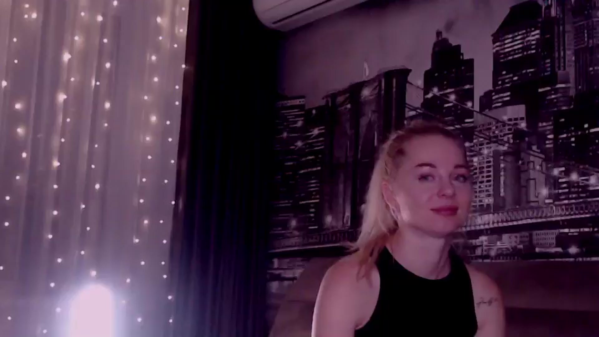 Gallery image thumbnail from Aelarie's myfreecams stream on, 11/26/2025, 18:13 image 13 of 20