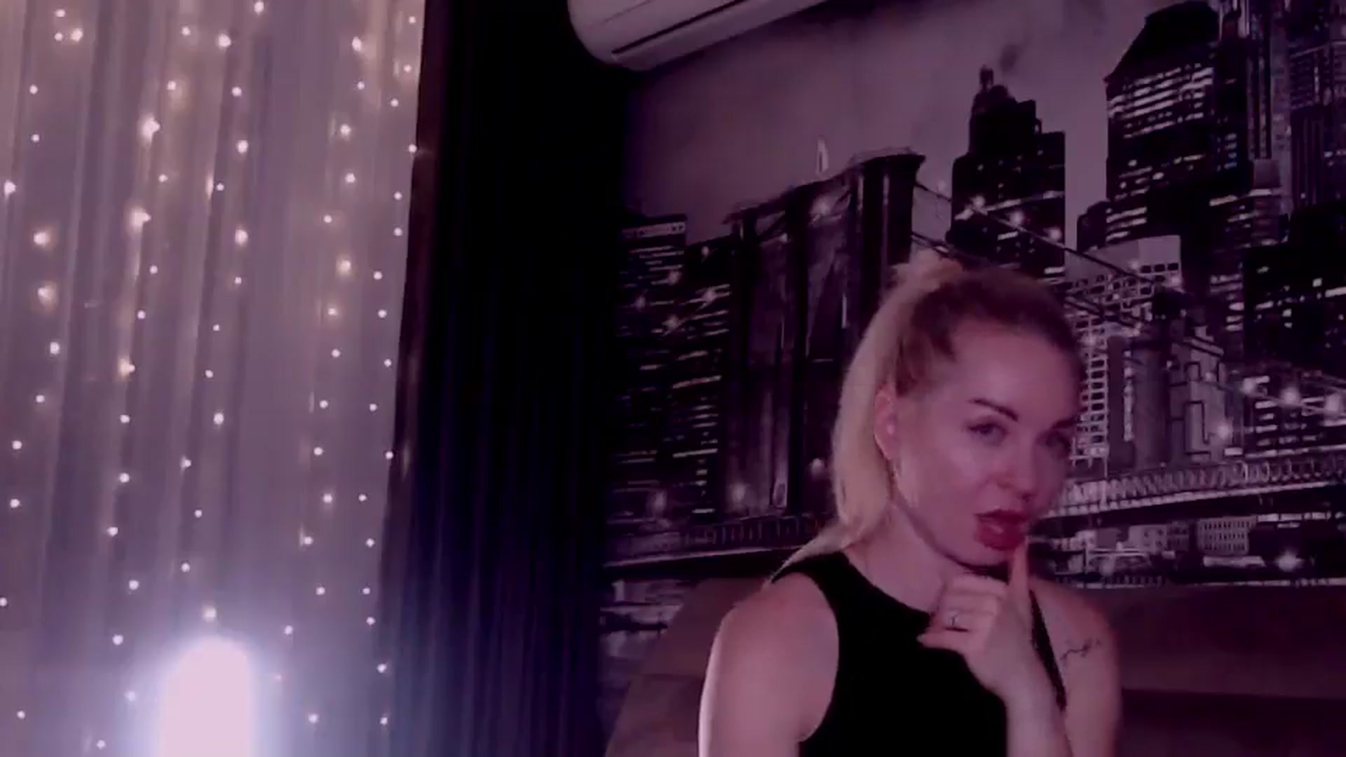Gallery image thumbnail from Aelarie's myfreecams stream on, 11/26/2025, 18:13 image 17 of 20