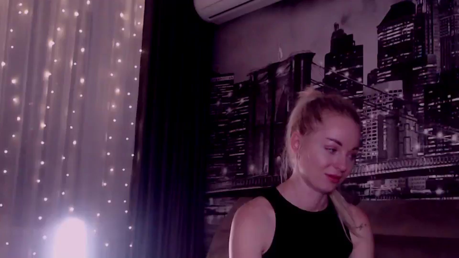Gallery image thumbnail from Aelarie's myfreecams stream on, 11/26/2025, 18:13 image 14 of 20
