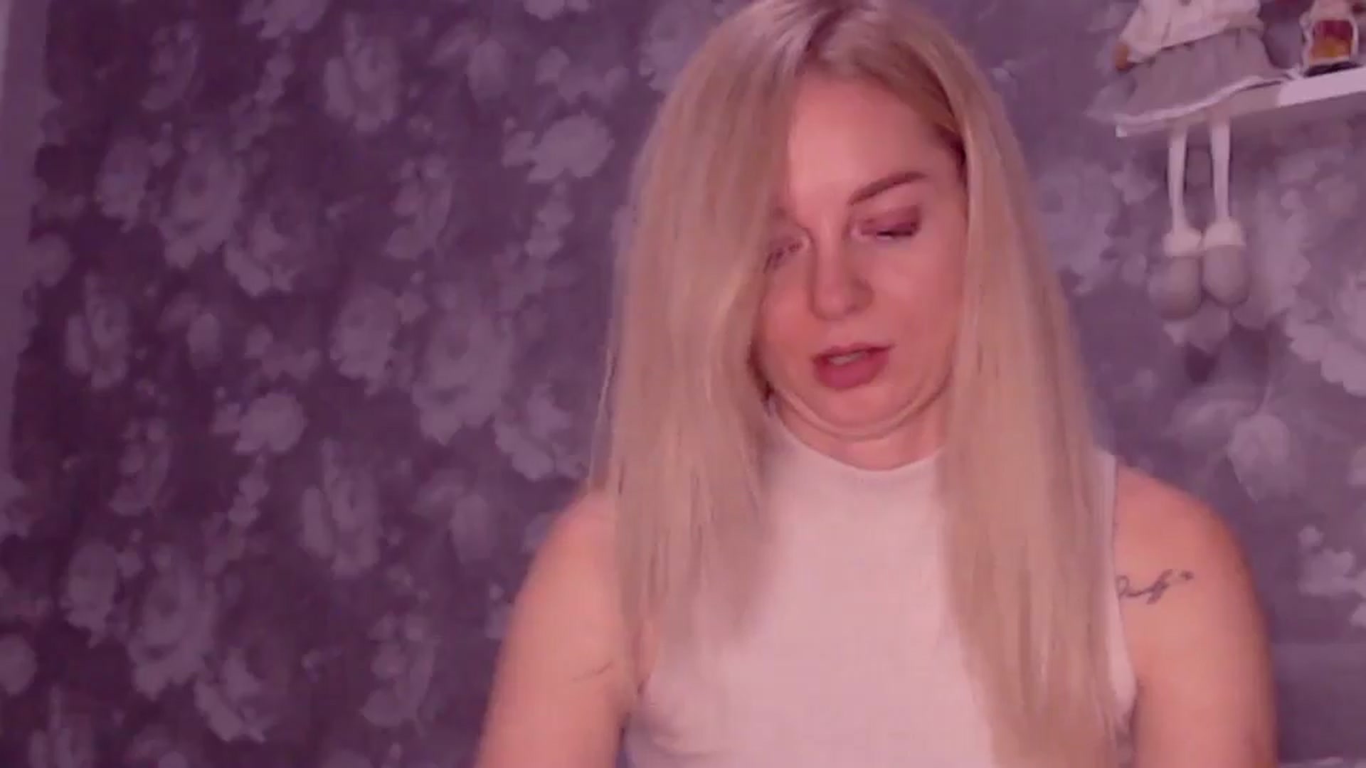 Gallery image thumbnail from Aelarie's myfreecams stream on, 12/01/2025, 15:28 image 6 of 20