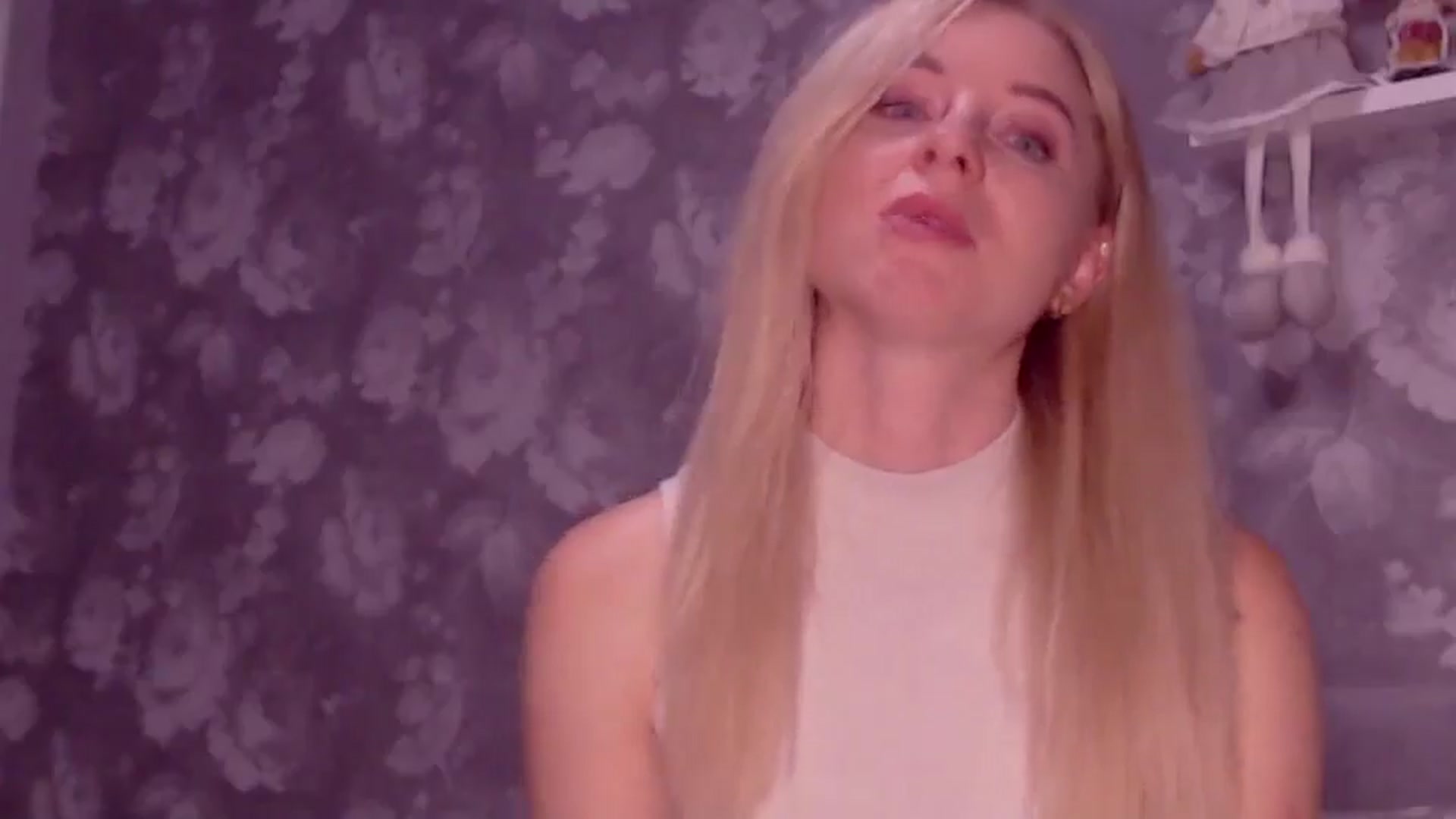 Gallery image thumbnail from Aelarie's myfreecams stream on, 12/01/2025, 15:28 image 5 of 20