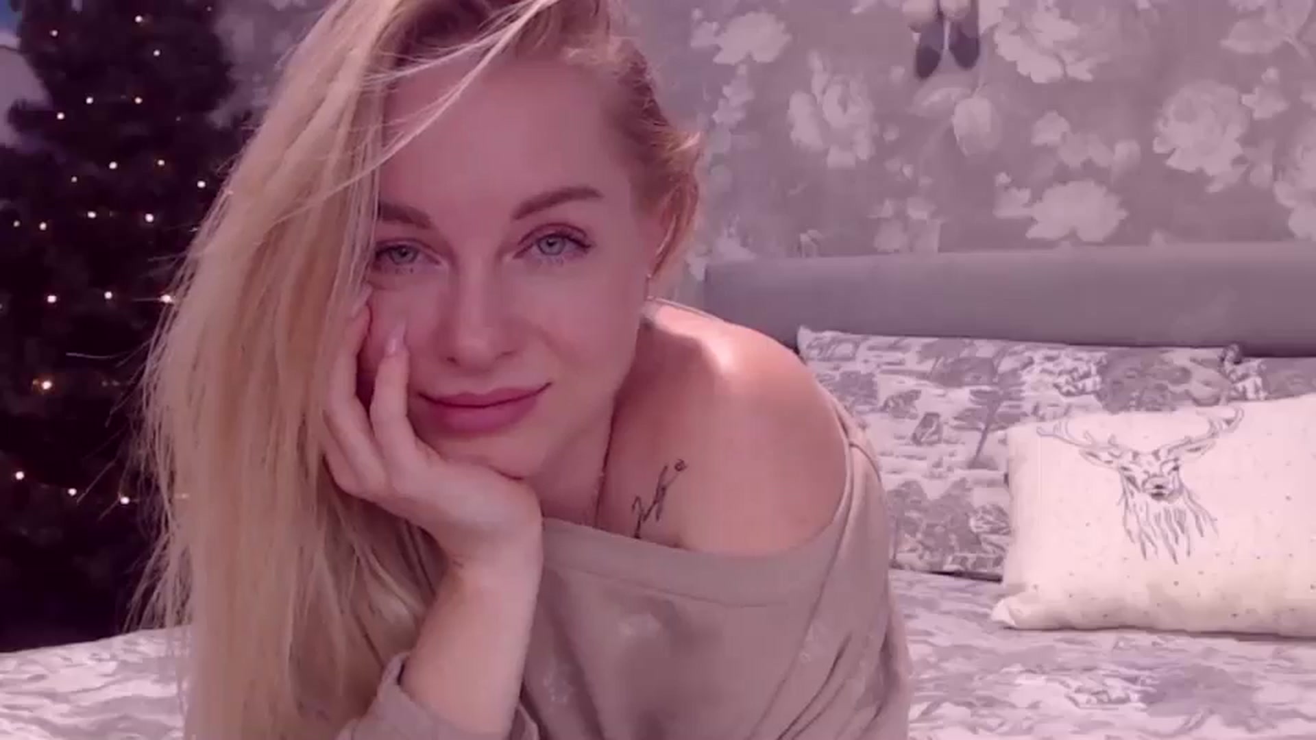 Gallery image thumbnail from Aelarie's myfreecams stream on, 12/07/2025, 15:13 image 15 of 20