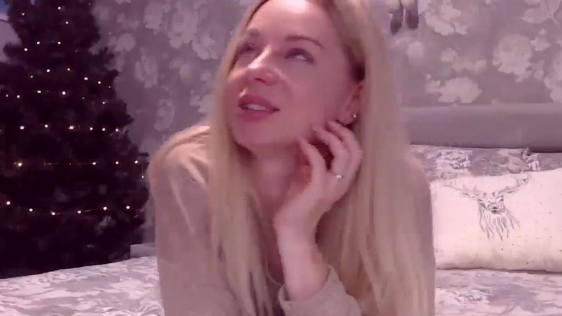Gallery image thumbnail from Aelarie's myfreecams stream on, 12/07/2025, 15:13 image 5 of 20