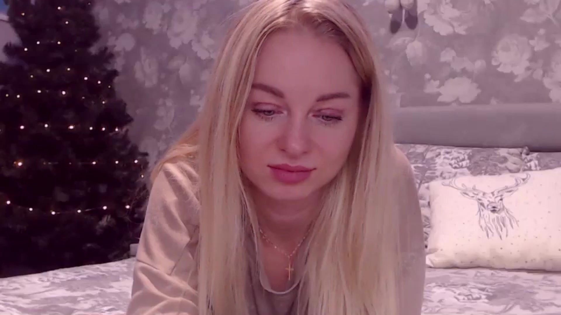 Gallery image thumbnail from Aelarie's myfreecams stream on, 12/07/2025, 15:13 image 2 of 20