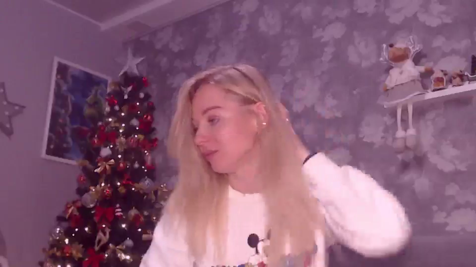 Gallery image thumbnail from Aelarie's myfreecams stream on, 12/08/2025, 15:05 image 6 of 20