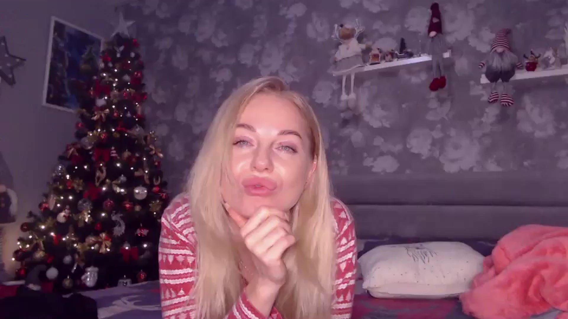 Gallery image thumbnail from Aelarie's myfreecams stream on, 12/21/2025, 11:32 image 15 of 20