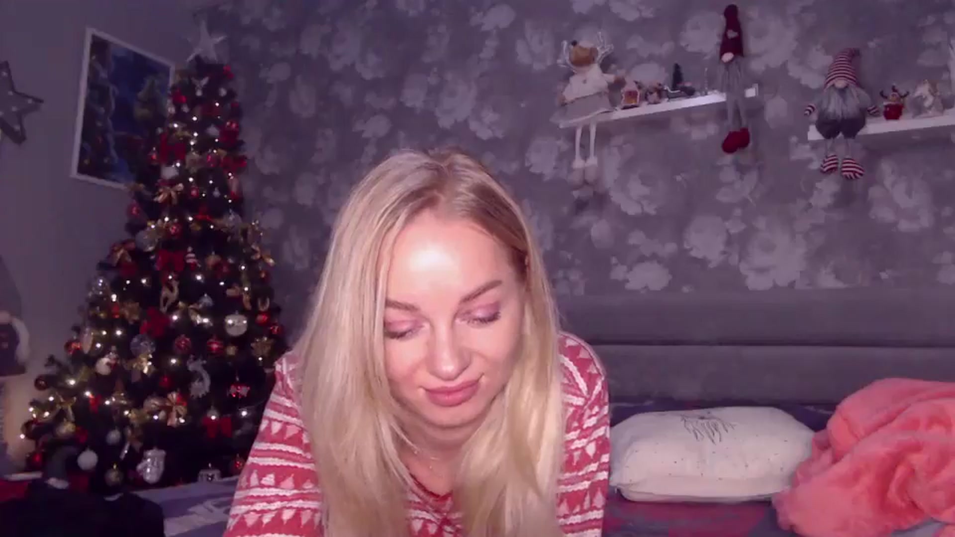 Gallery image thumbnail from Aelarie's myfreecams stream on, 12/21/2025, 11:32 image 16 of 20