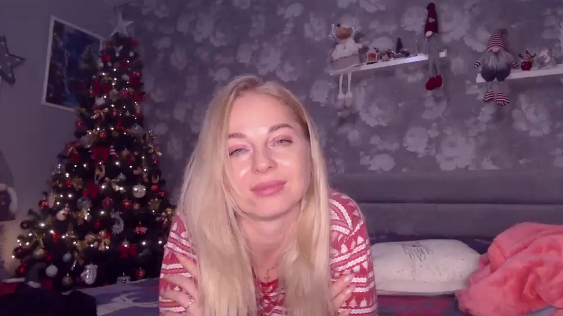 Gallery image thumbnail from Aelarie's myfreecams stream on, 12/21/2025, 11:32 image 13 of 20