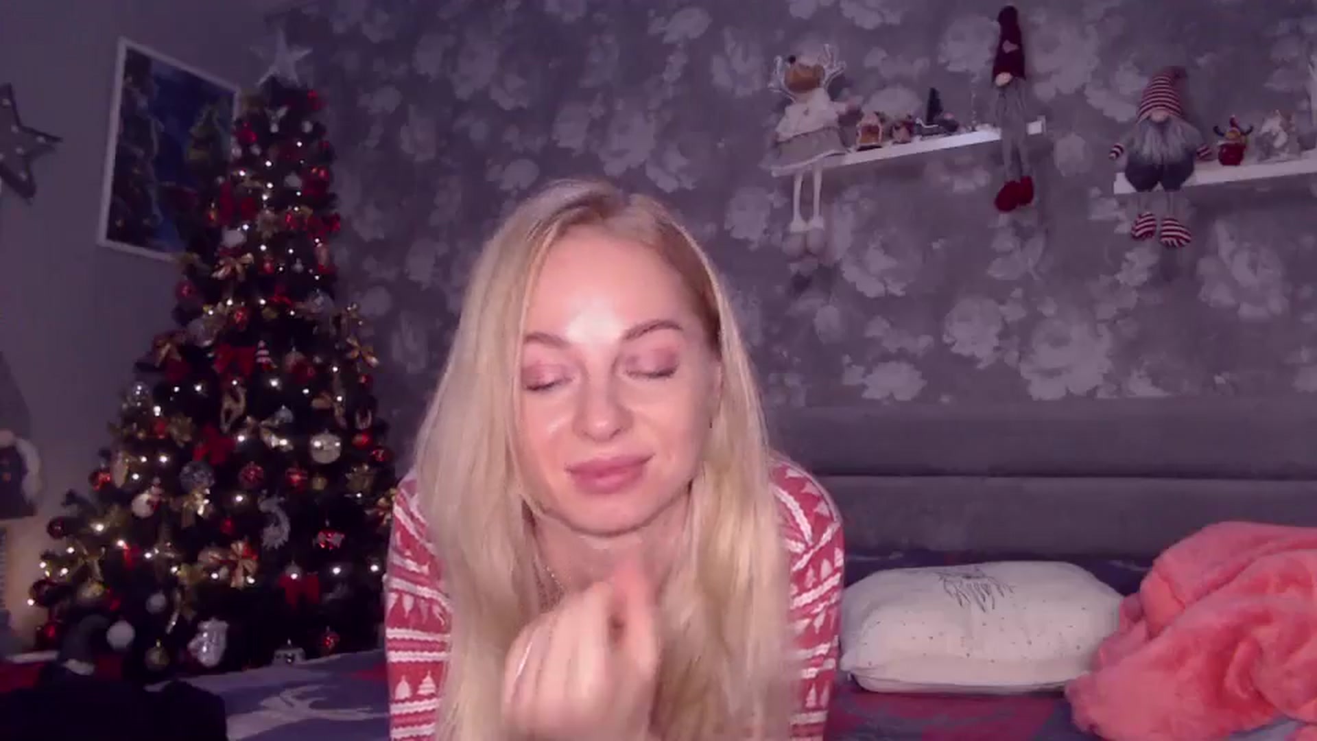 Gallery image thumbnail from Aelarie's myfreecams stream on, 12/21/2025, 11:32 image 18 of 20
