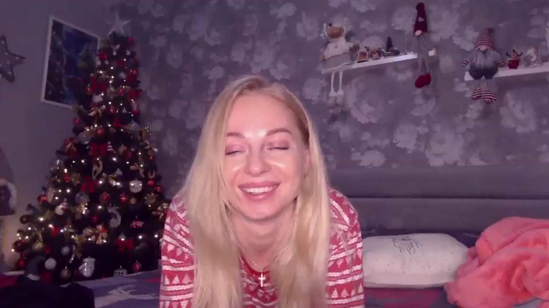 Gallery image thumbnail from Aelarie's myfreecams stream on, 12/21/2025, 11:32 image 12 of 20