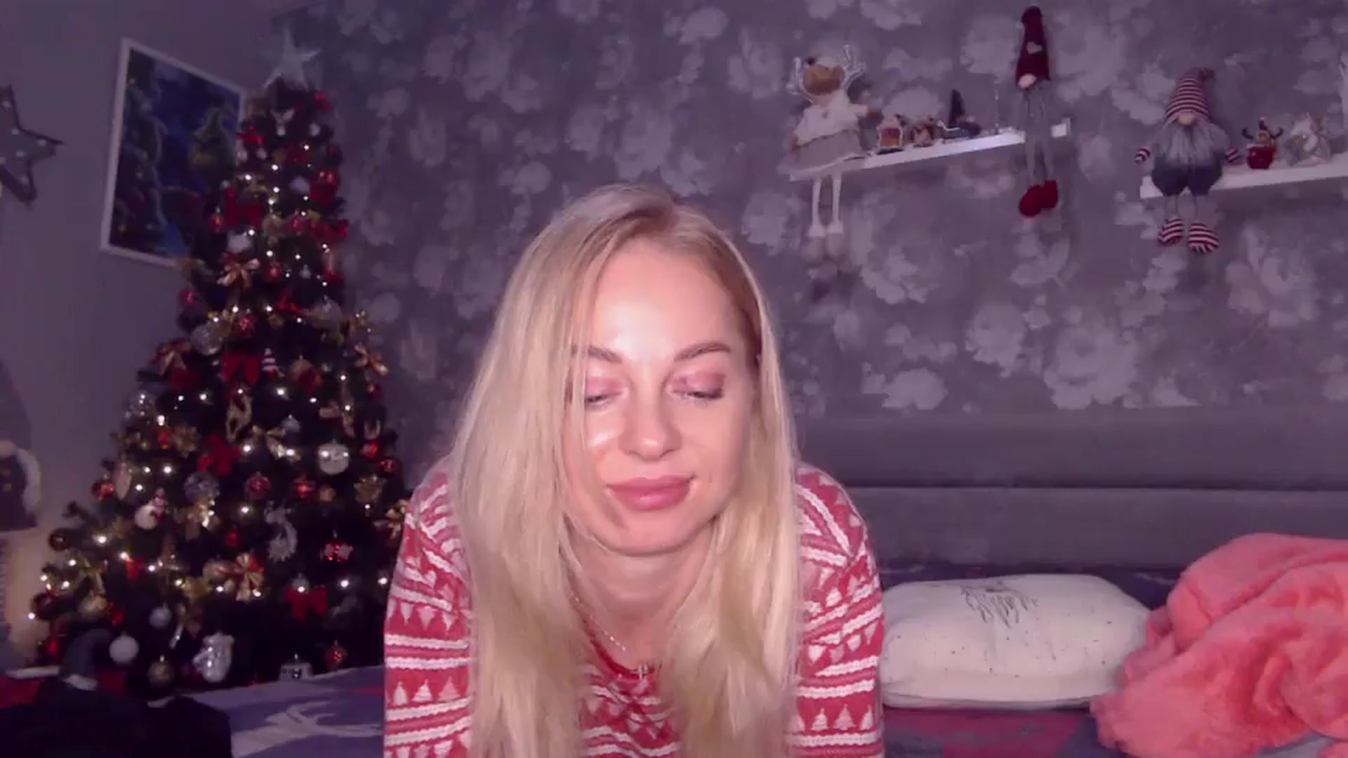 Gallery image thumbnail from Aelarie's myfreecams stream on, 12/21/2025, 11:32 image 14 of 20