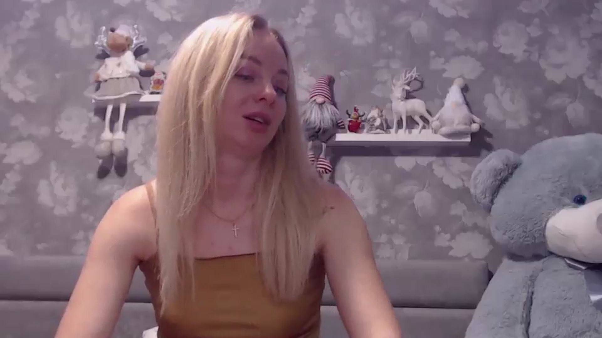 Gallery image thumbnail from Aelarie's myfreecams stream on, 12/22/2025, 12:40 image 7 of 20