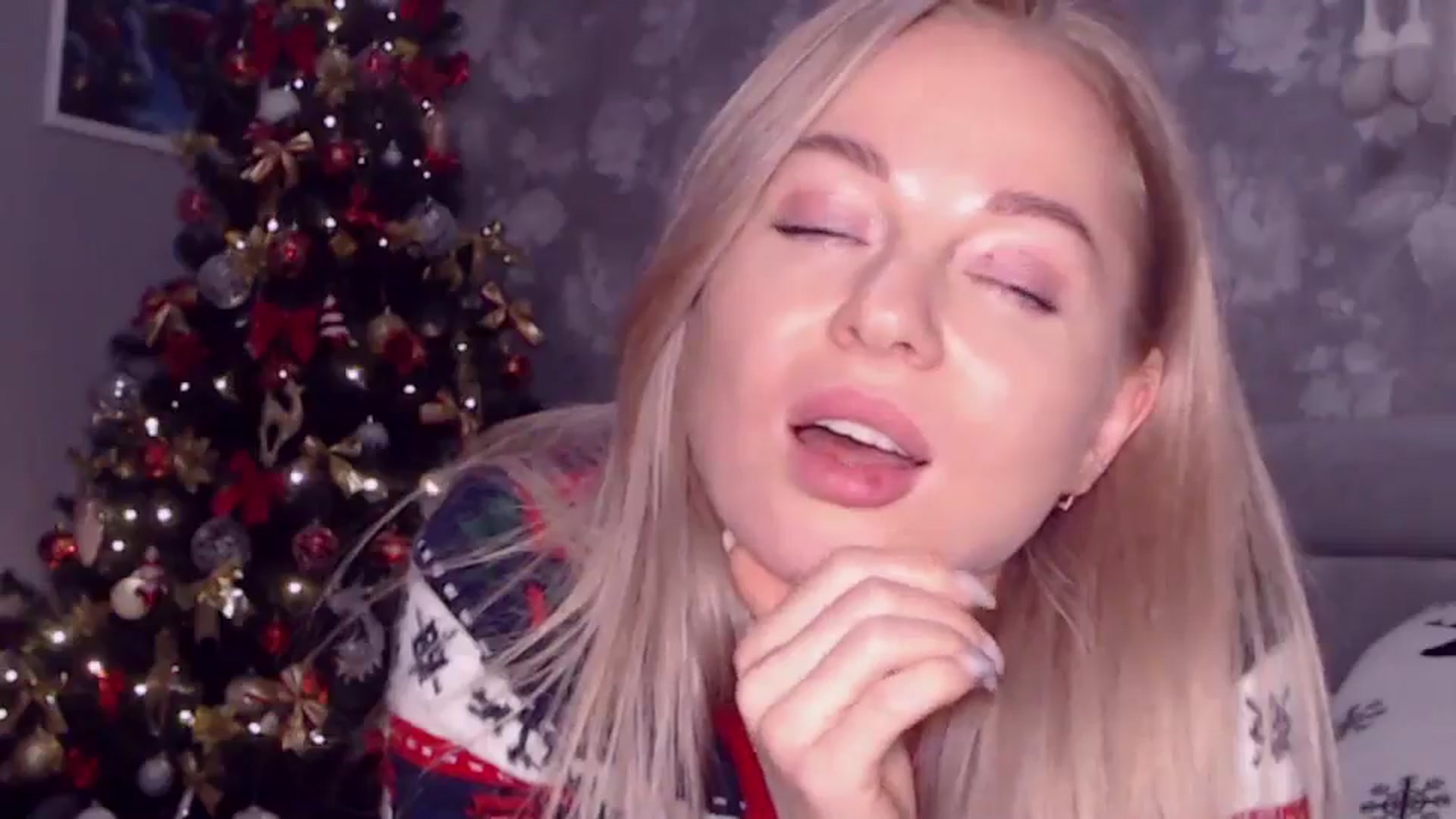 Gallery image thumbnail from Aelarie's myfreecams stream on, 12/24/2025, 13:39 image 18 of 20