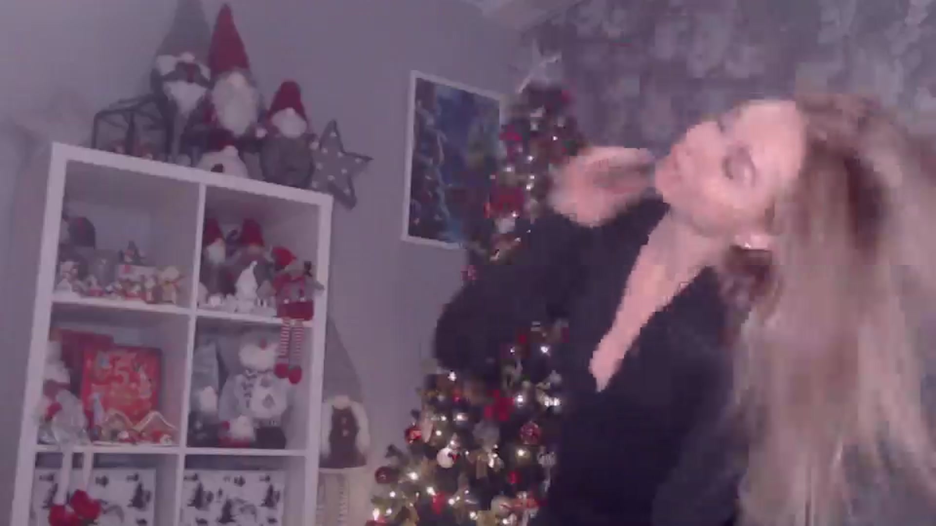 Gallery image thumbnail from Aelarie's myfreecams stream on, 12/26/2025, 15:50 image 13 of 20