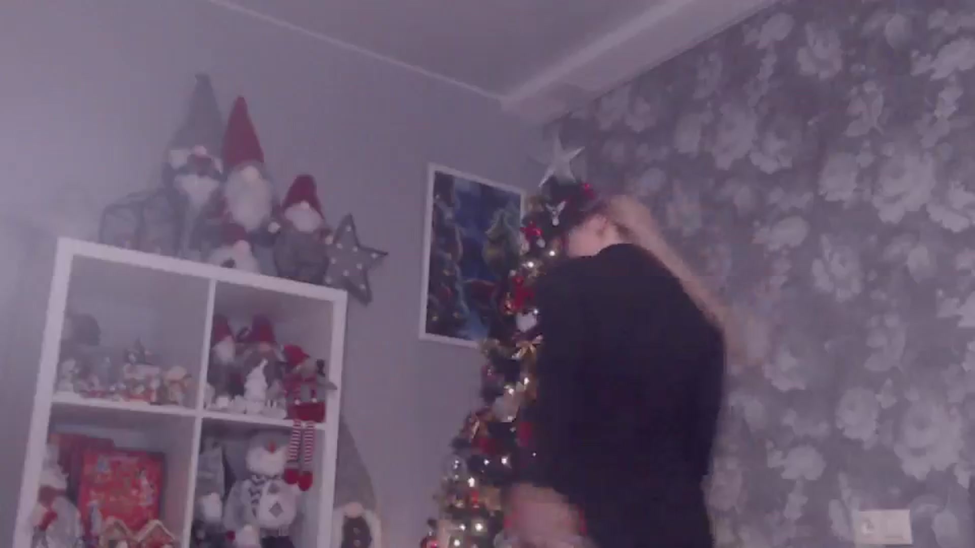 Gallery image thumbnail from Aelarie's myfreecams stream on, 12/26/2025, 15:50 image 14 of 20