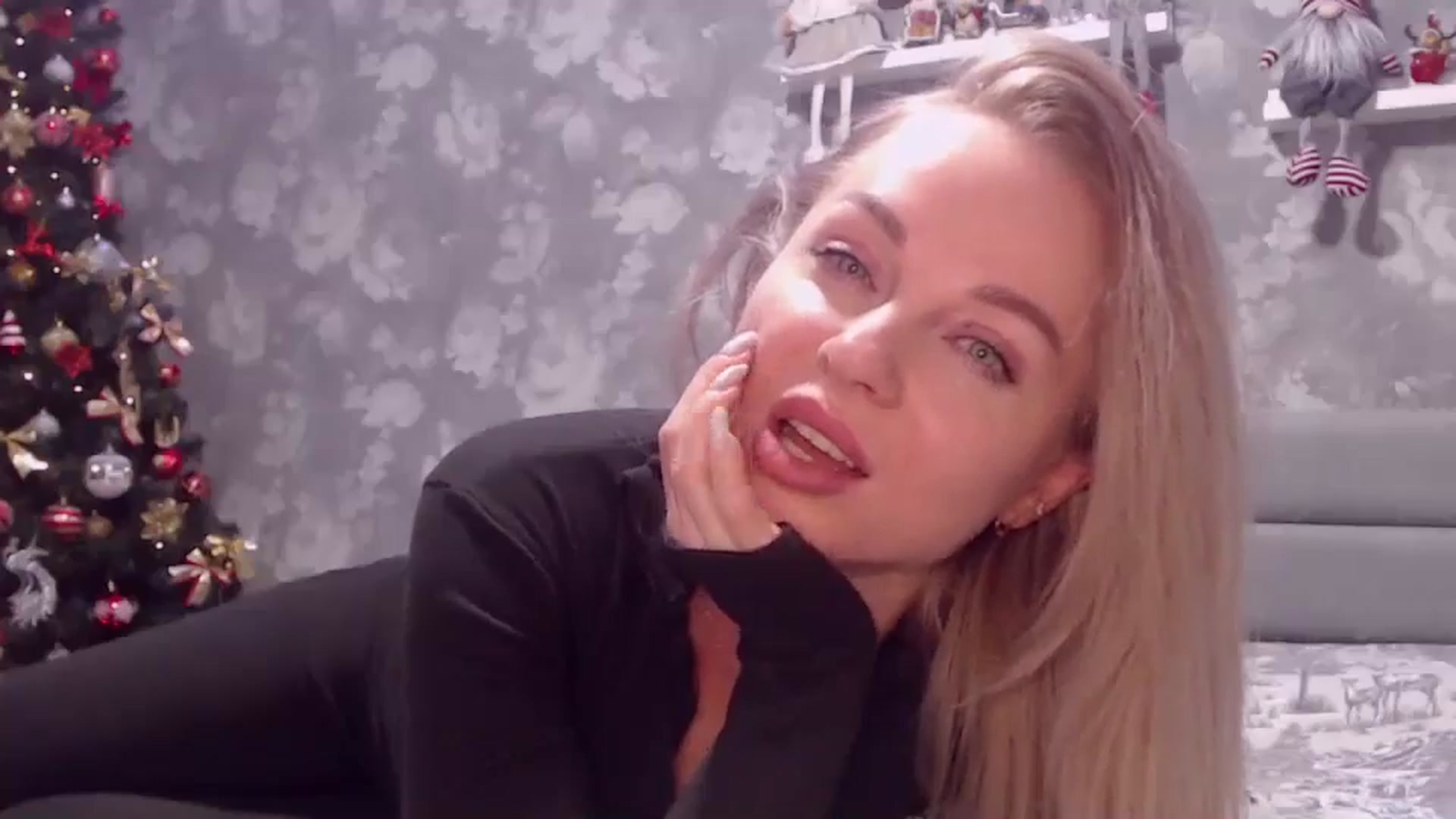 Gallery image thumbnail from Aelarie's myfreecams stream on, 12/26/2025, 18:17 image 12 of 20