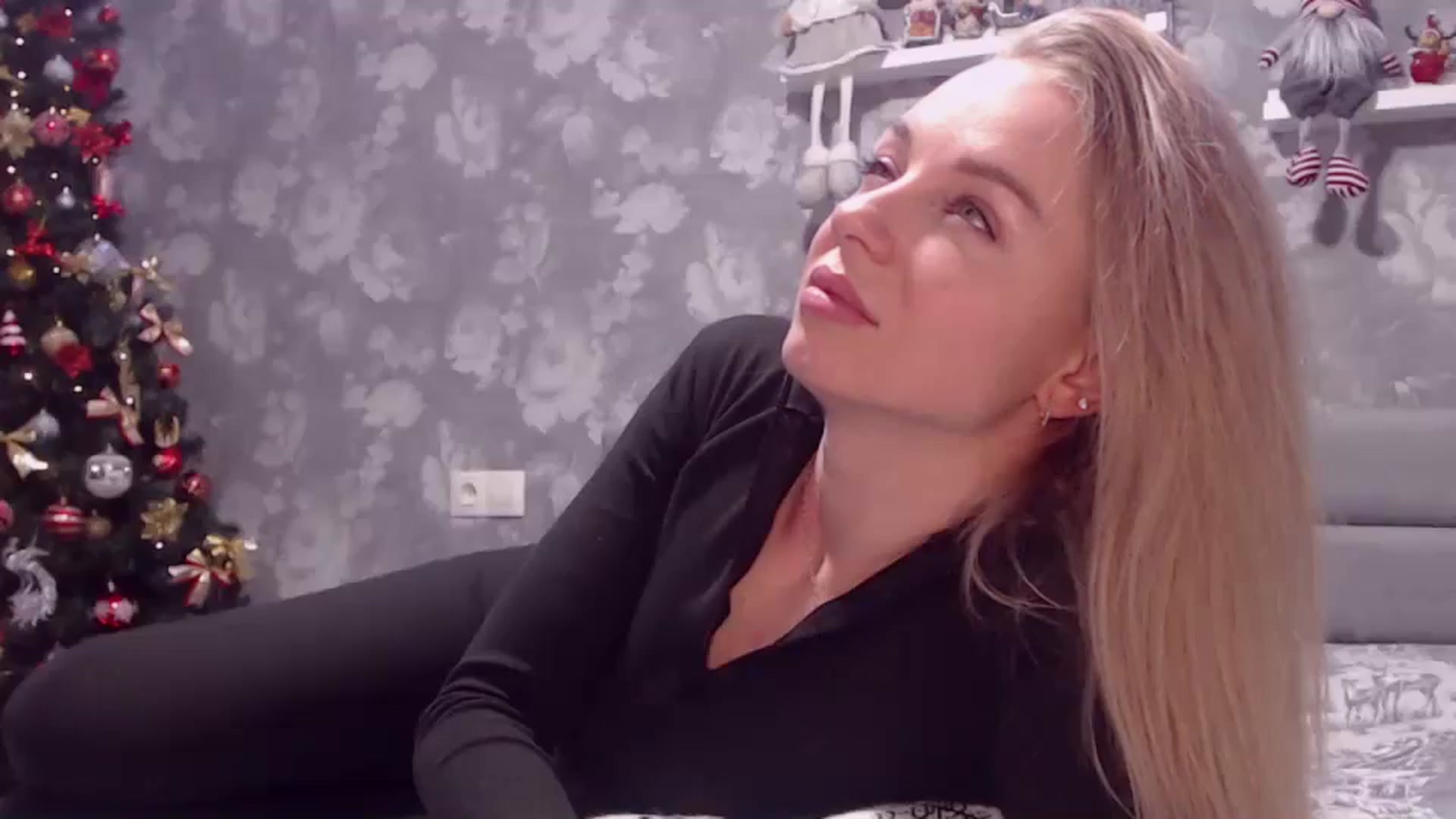 Gallery image thumbnail from Aelarie's myfreecams stream on, 12/26/2025, 18:17 image 15 of 20