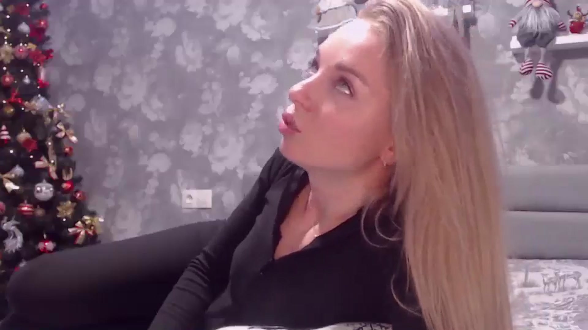 Gallery image thumbnail from Aelarie's myfreecams stream on, 12/26/2025, 18:17 image 13 of 20