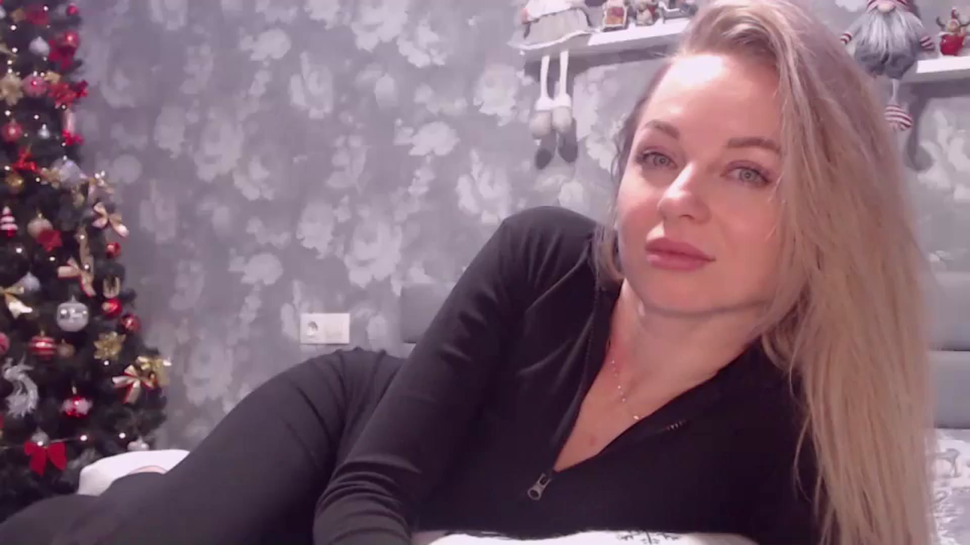 Gallery image thumbnail from Aelarie's myfreecams stream on, 12/26/2025, 18:17 image 1 of 20