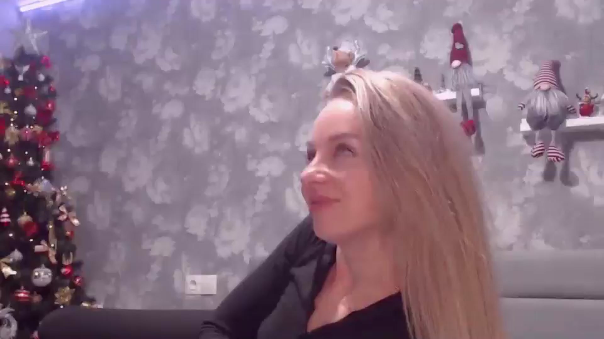 Gallery image thumbnail from Aelarie's myfreecams stream on, 12/26/2025, 18:17 image 16 of 20