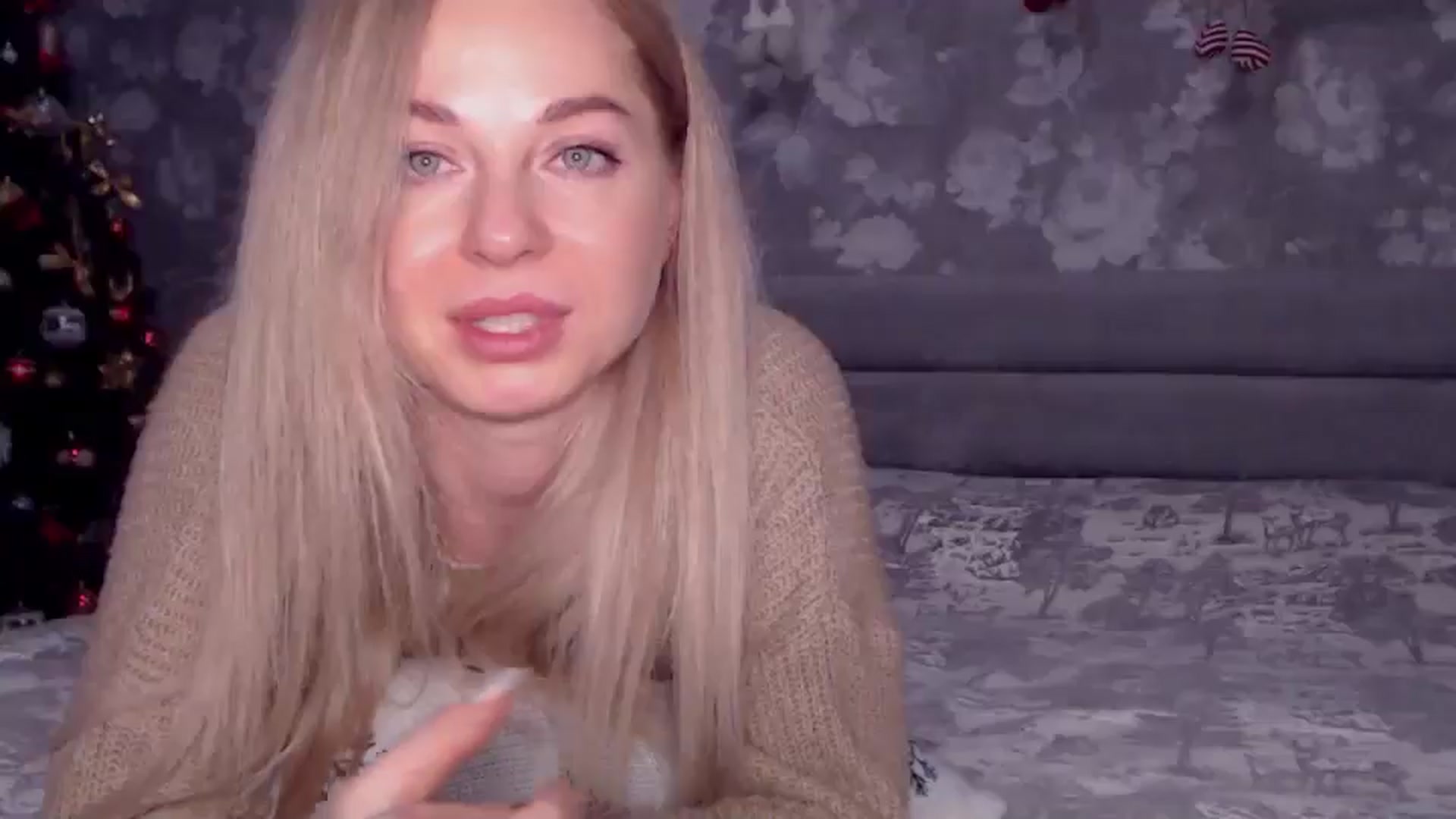 Gallery image thumbnail from Aelarie's myfreecams stream on, 12/30/2025, 12:21 image 6 of 20